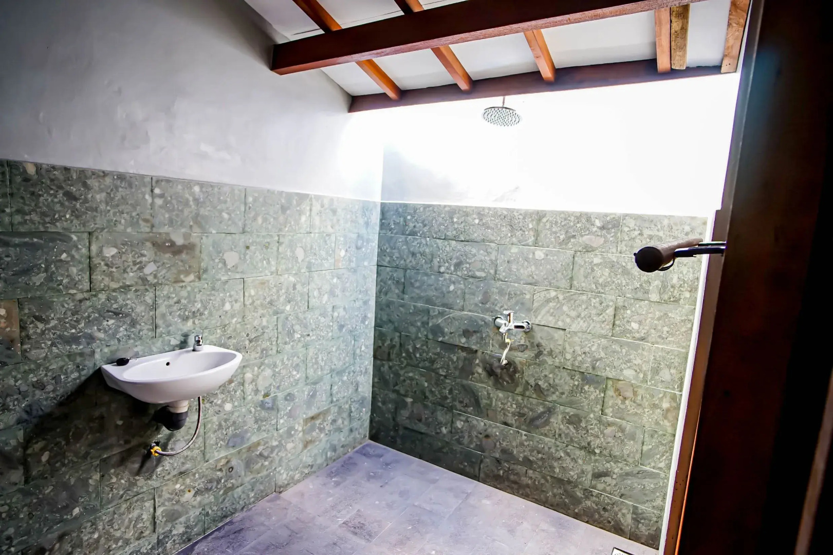 Cening Bagus Bungalows by ZUZU