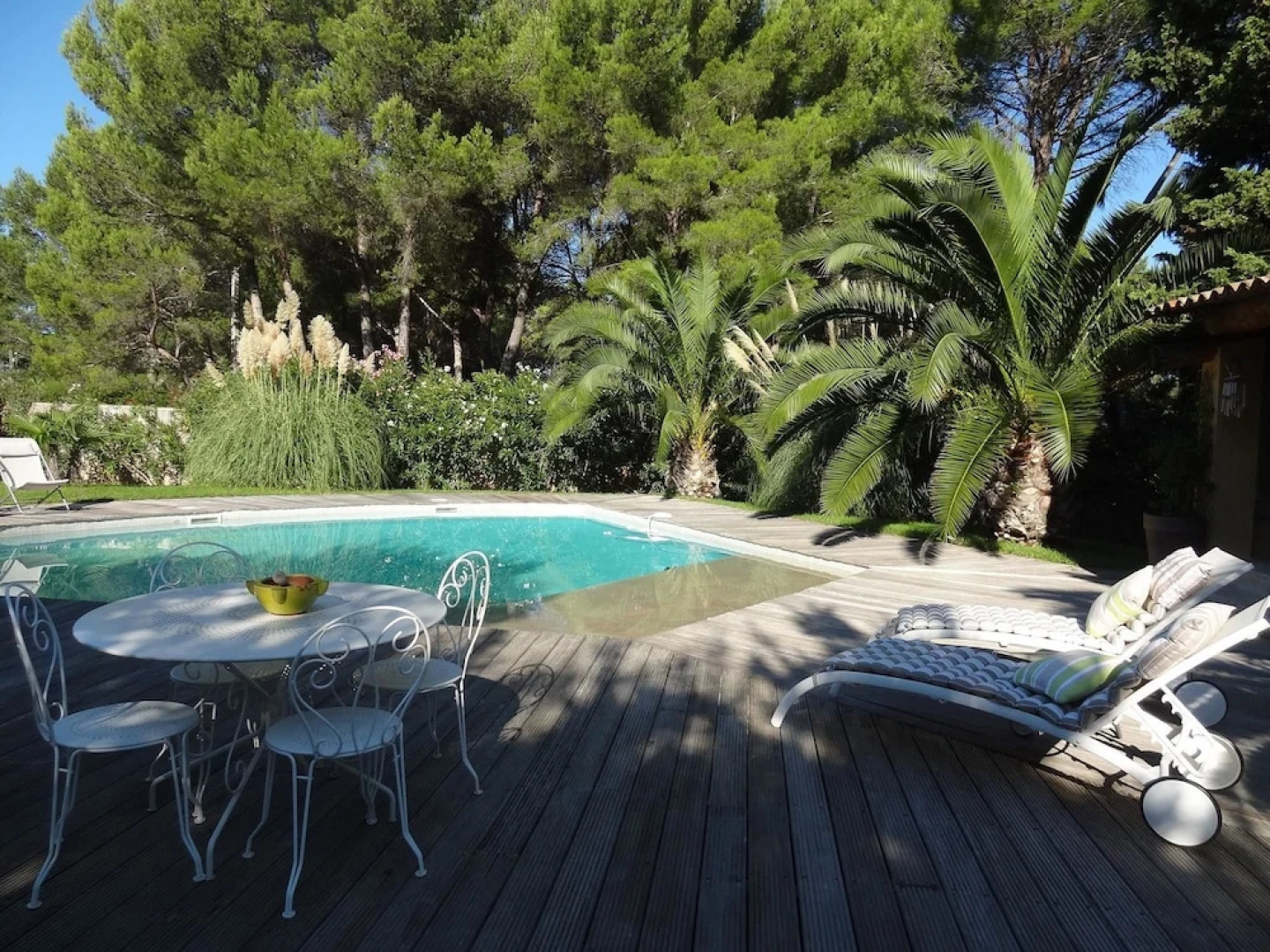 Studio in Roquefort-la-bédoule, With Pool Access, Enclosed Garden and