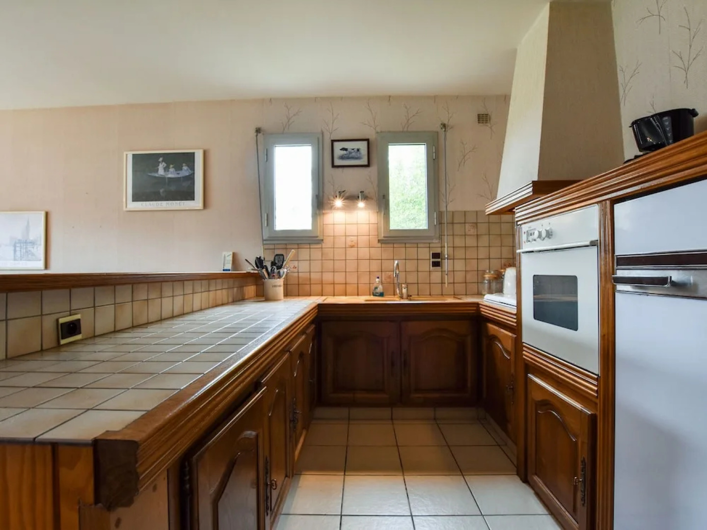 Holiday Home in Ambon With Bar, Balcony, Terrace,garden, BBQ