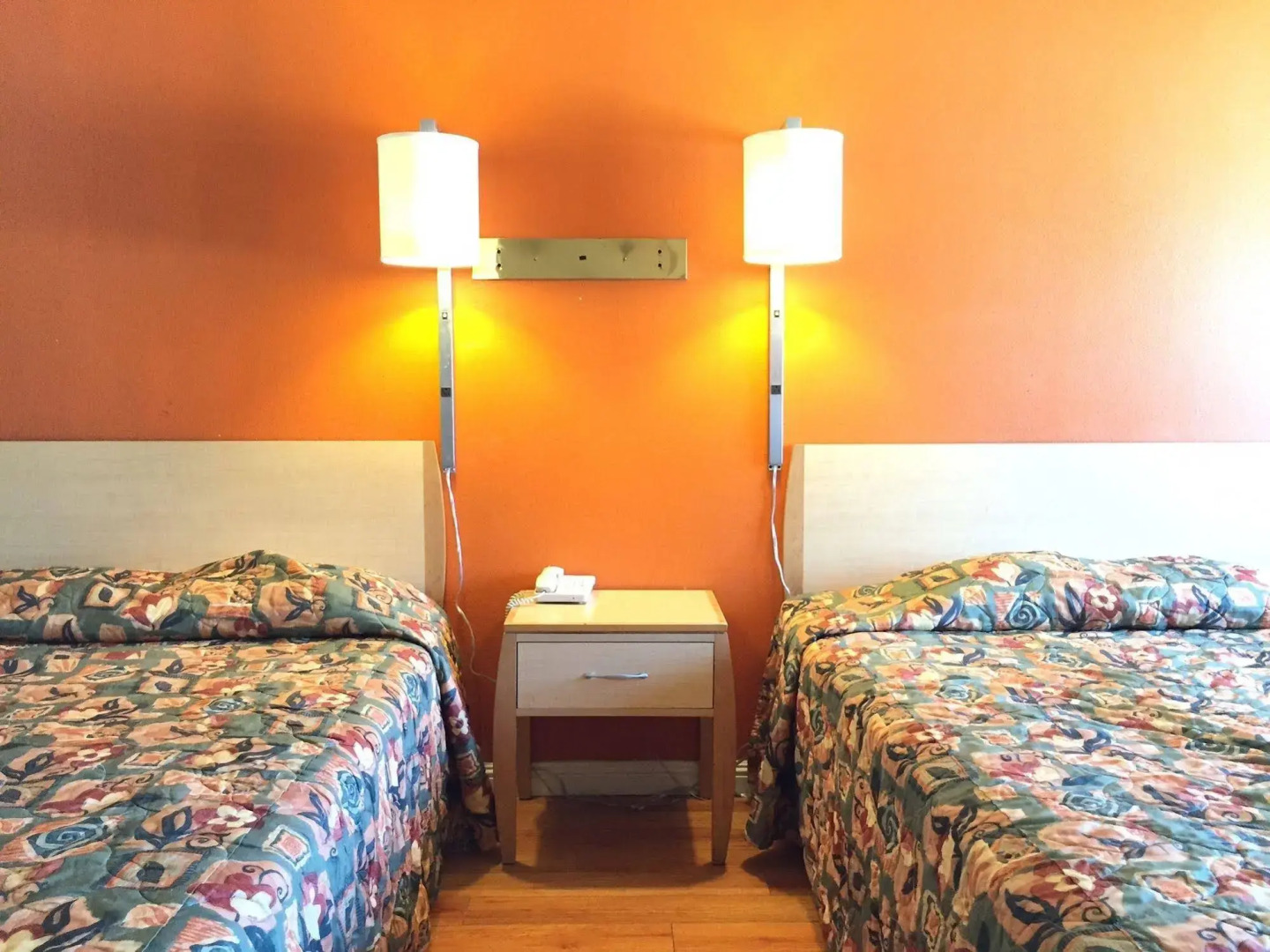 Fullerton Inn - Near Medieval Times