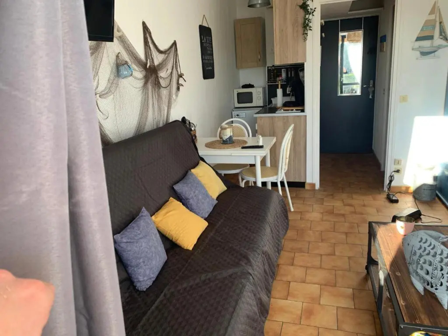 Studio avec rez-de-jardin bord de mer