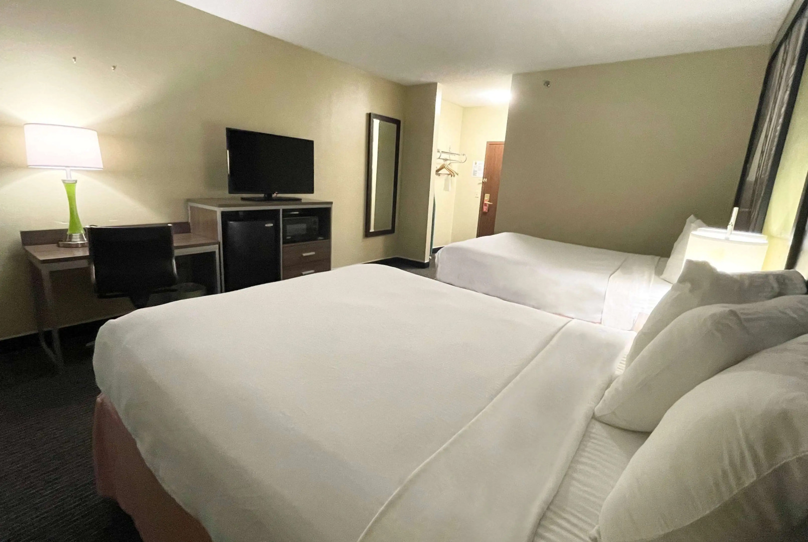 Super 8 by Wyndham St Charles