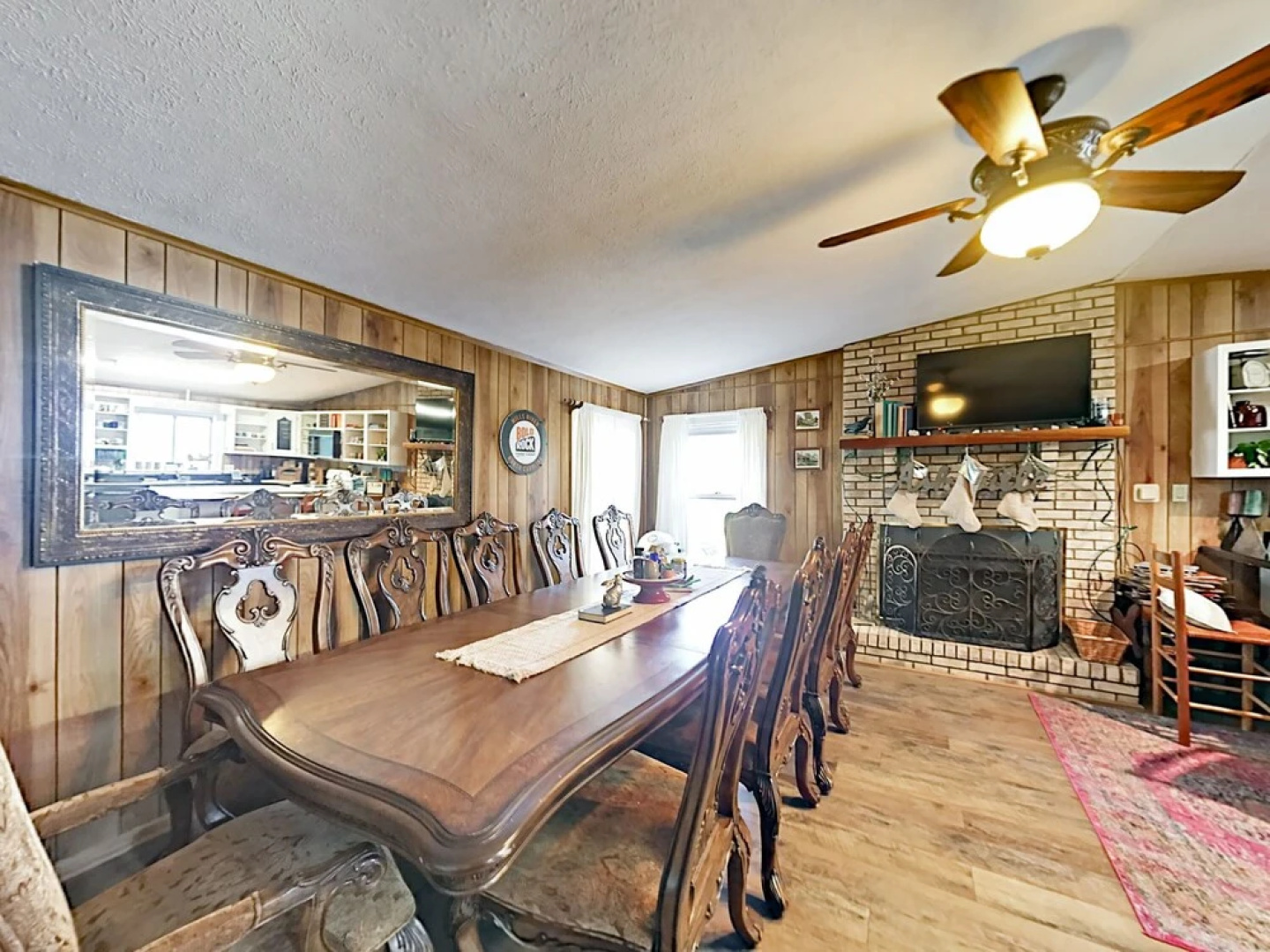 Country Compound - 2 Separates - 6 Br Home