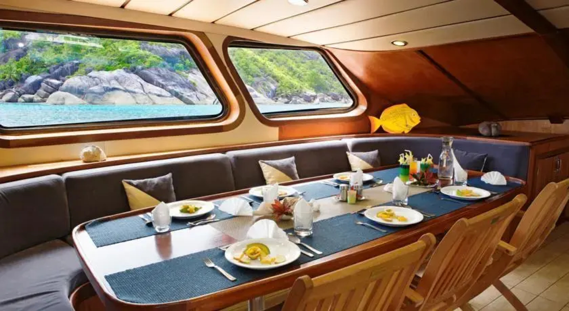 Sea Star and Sea Bird - Silhouette Cruises Ltd.