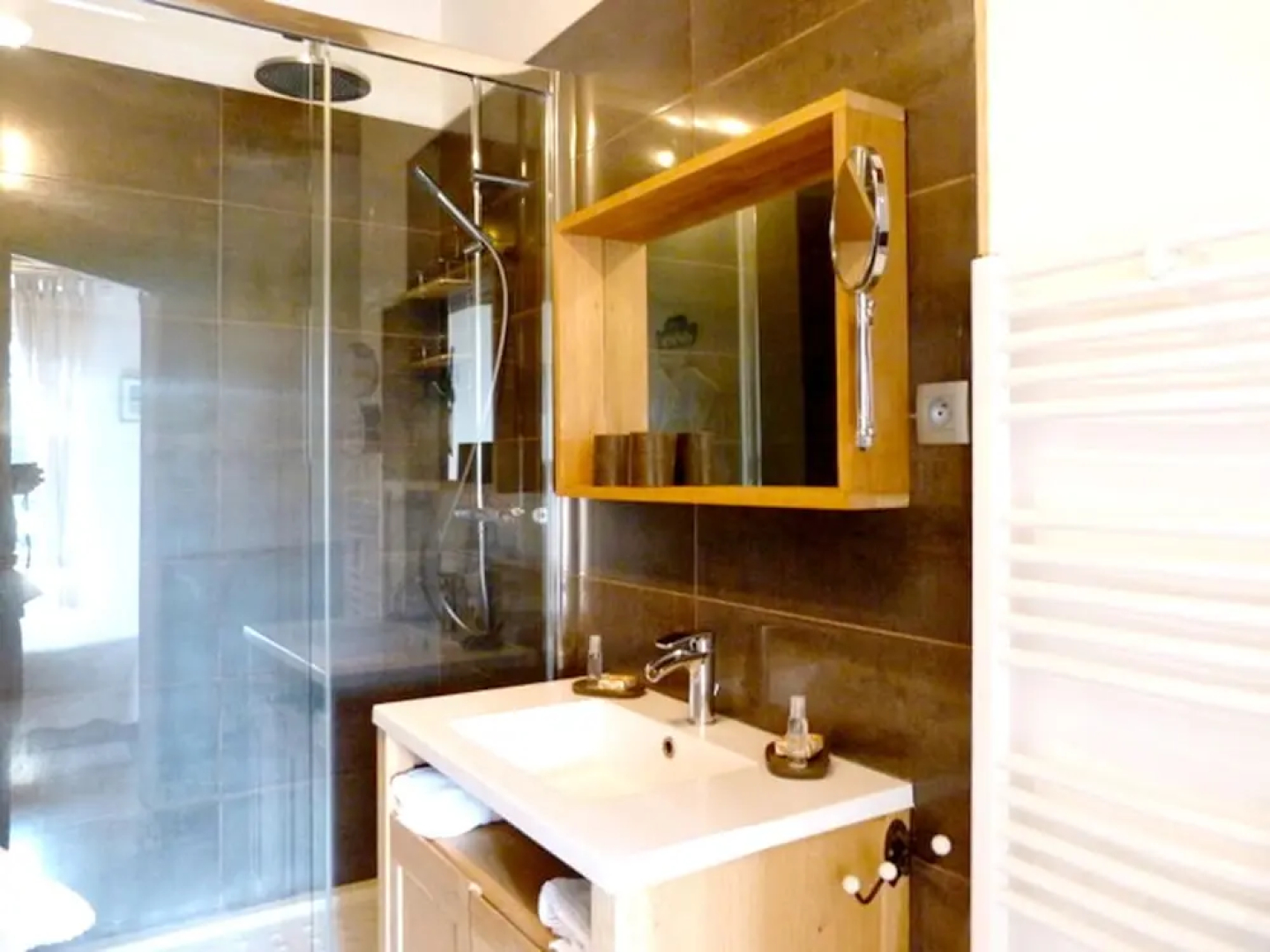 Mansion With 4 Bedrooms in LES Avenieres Veyrins Thuellin, With Wonderful Mountain View, Private Pool, Enclosed Garden