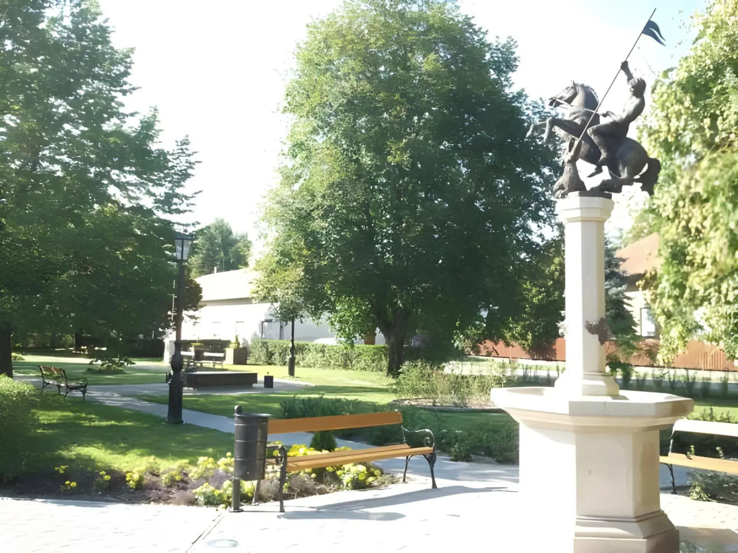 Vadgesztenye Youth Hostel