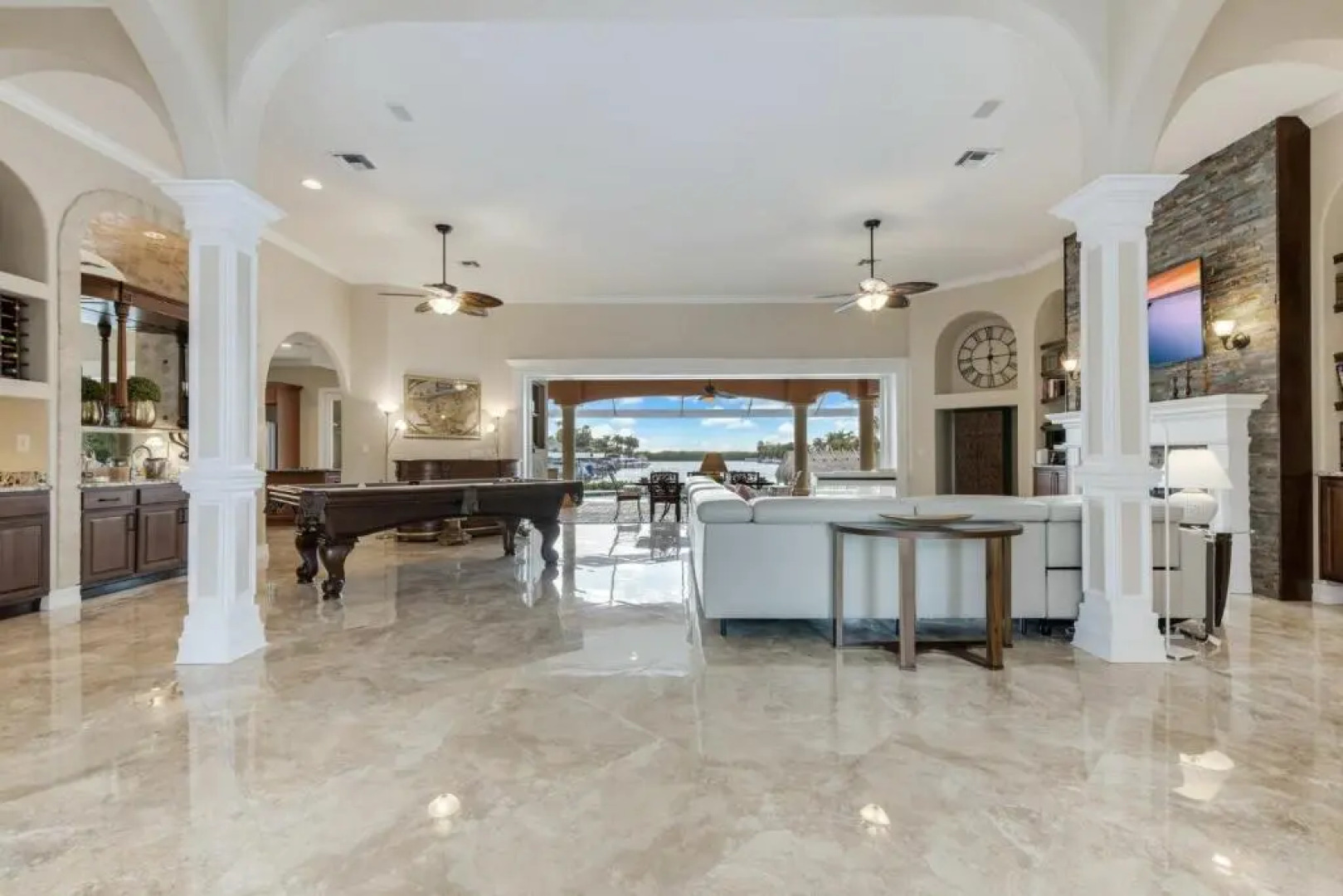 STUNNING Villa with Custom pool, Spa, pool table, Kayaks & sleeps 14! - Villa Flandria - Roelens