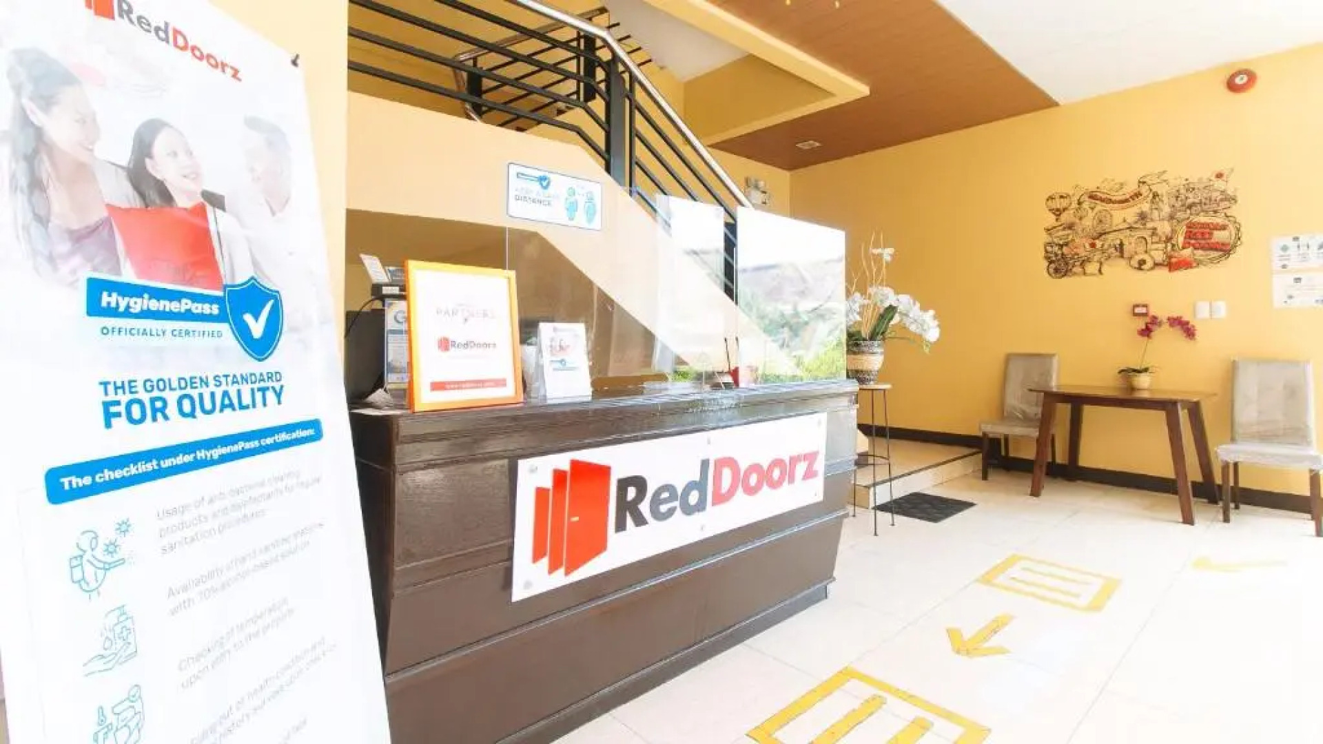 RedDoorz @ Arzo Hotel Grand Lodge