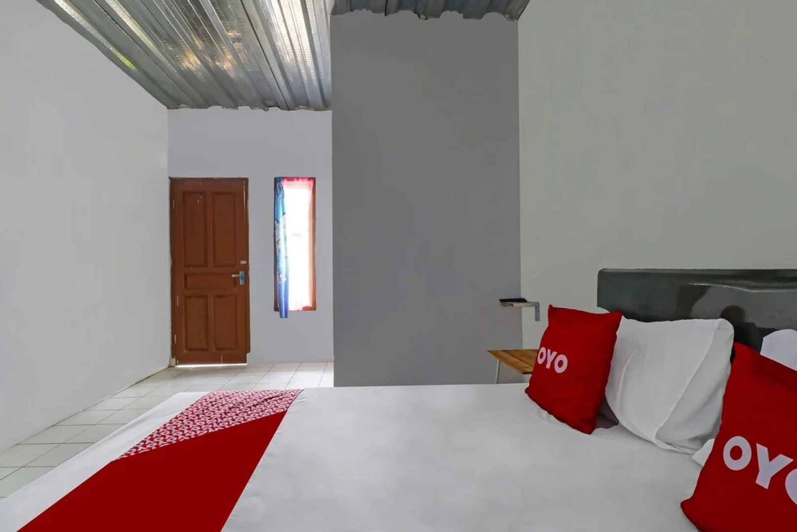 OYO 90809 Homestay Black Pink Merah Jambu Syariah