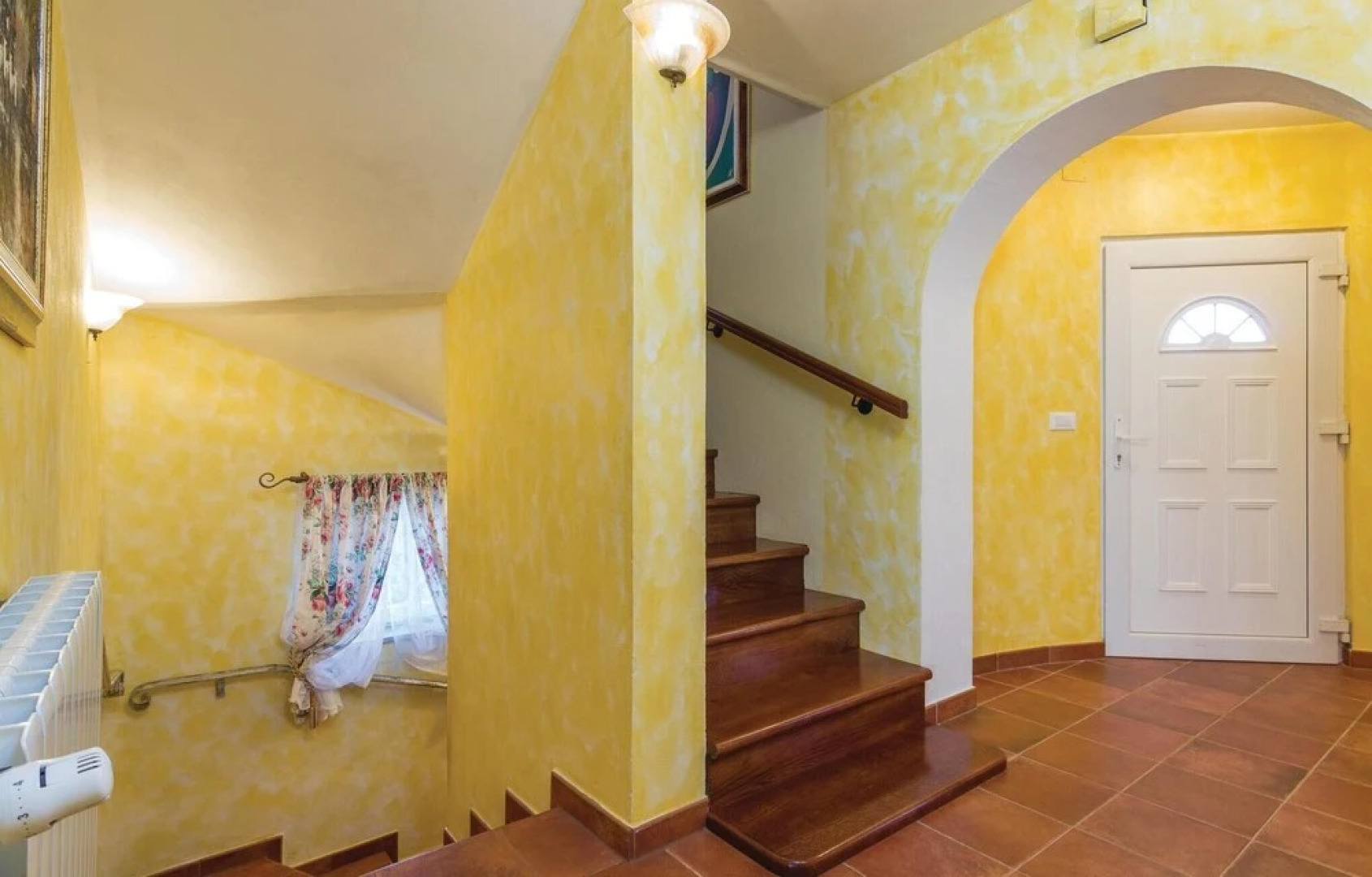 Amazing Home in Nova Vas with Hot Tub, WiFi & 4 Bedrooms