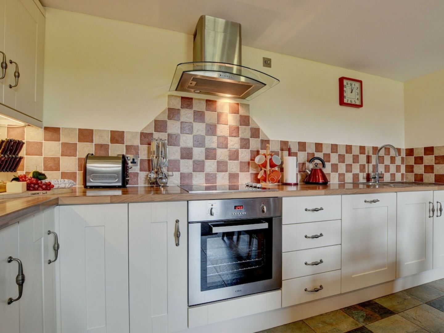 Lovely Apartment in Converted, Stone Barn Located in Tiverton