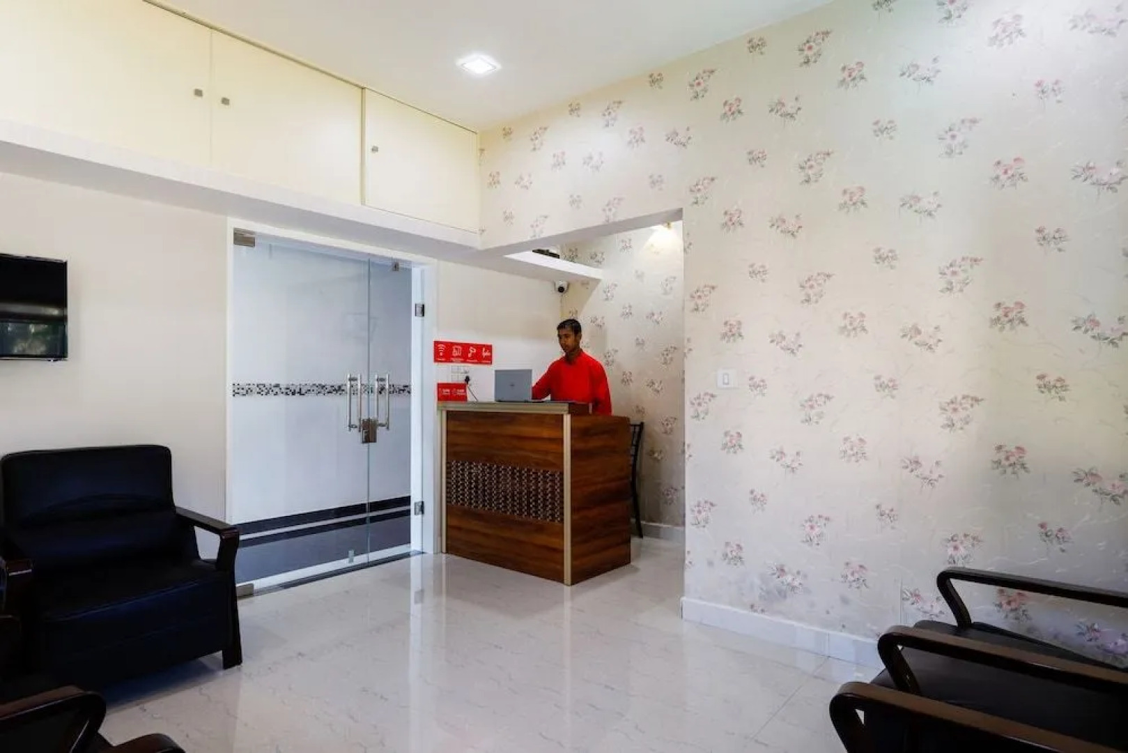 OYO 62647 Hotel Suites 9