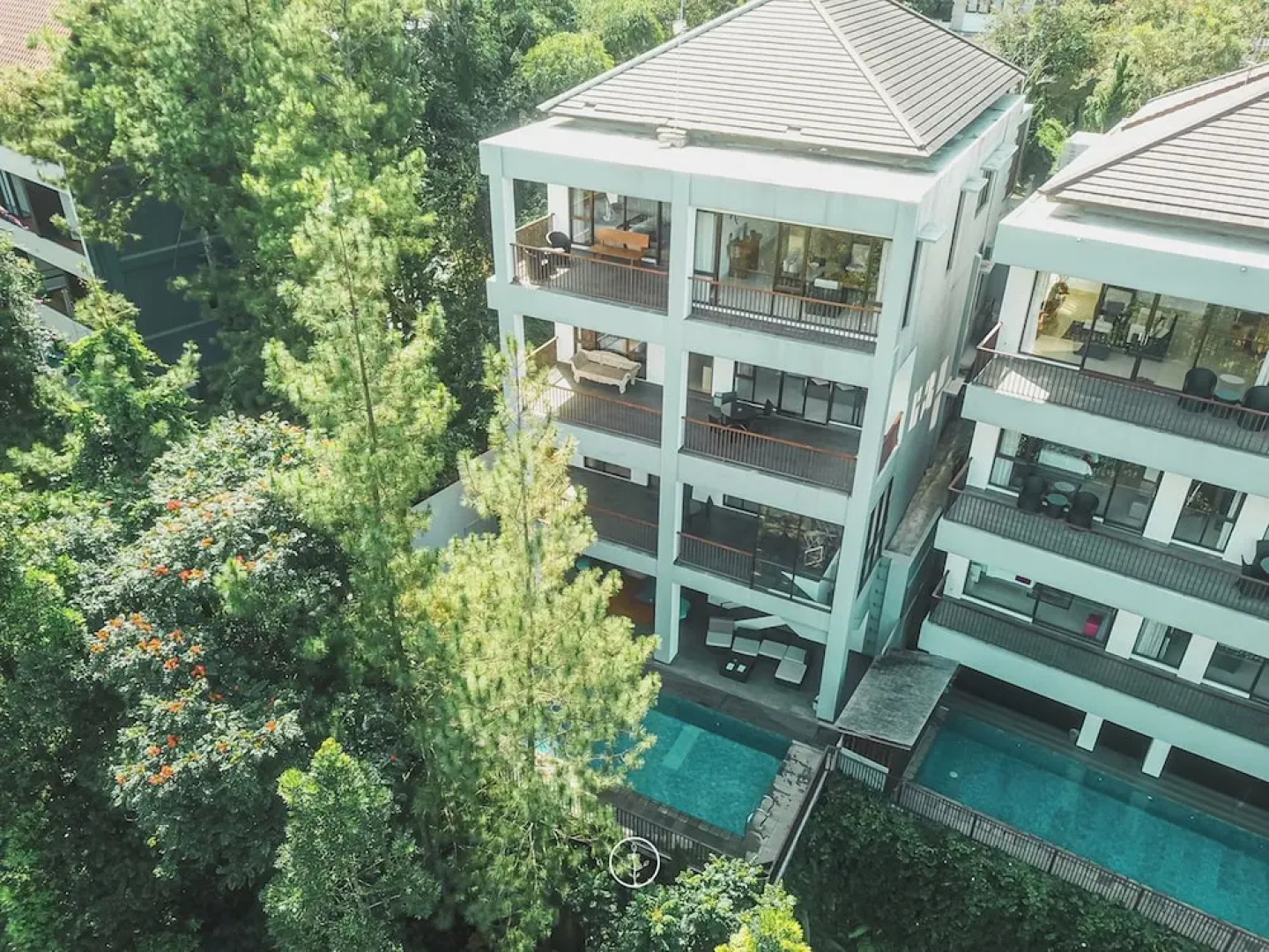 Narwastu hill 6BR villa with pool and movie room