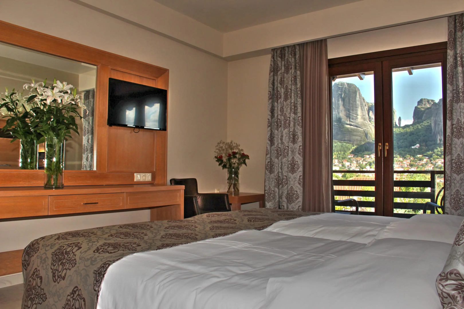 Grand Meteora Hotel
