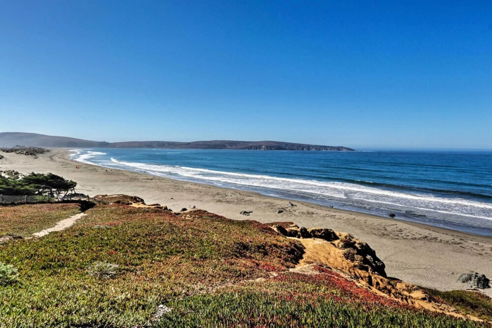 Remodeled Home w/ Spa & Deck: Walk to Dillon Beach
