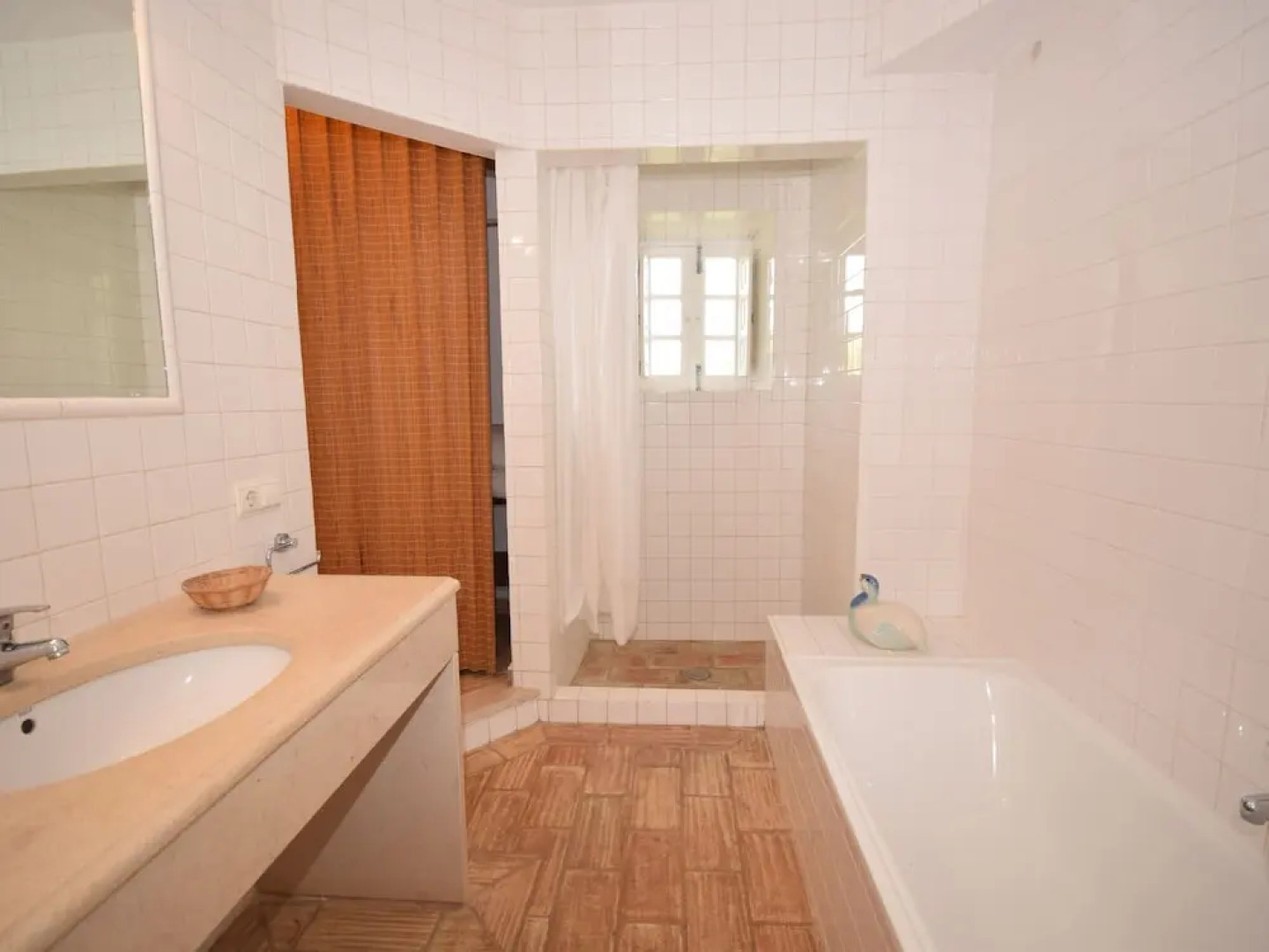 Coastal Retreat With Private Pool