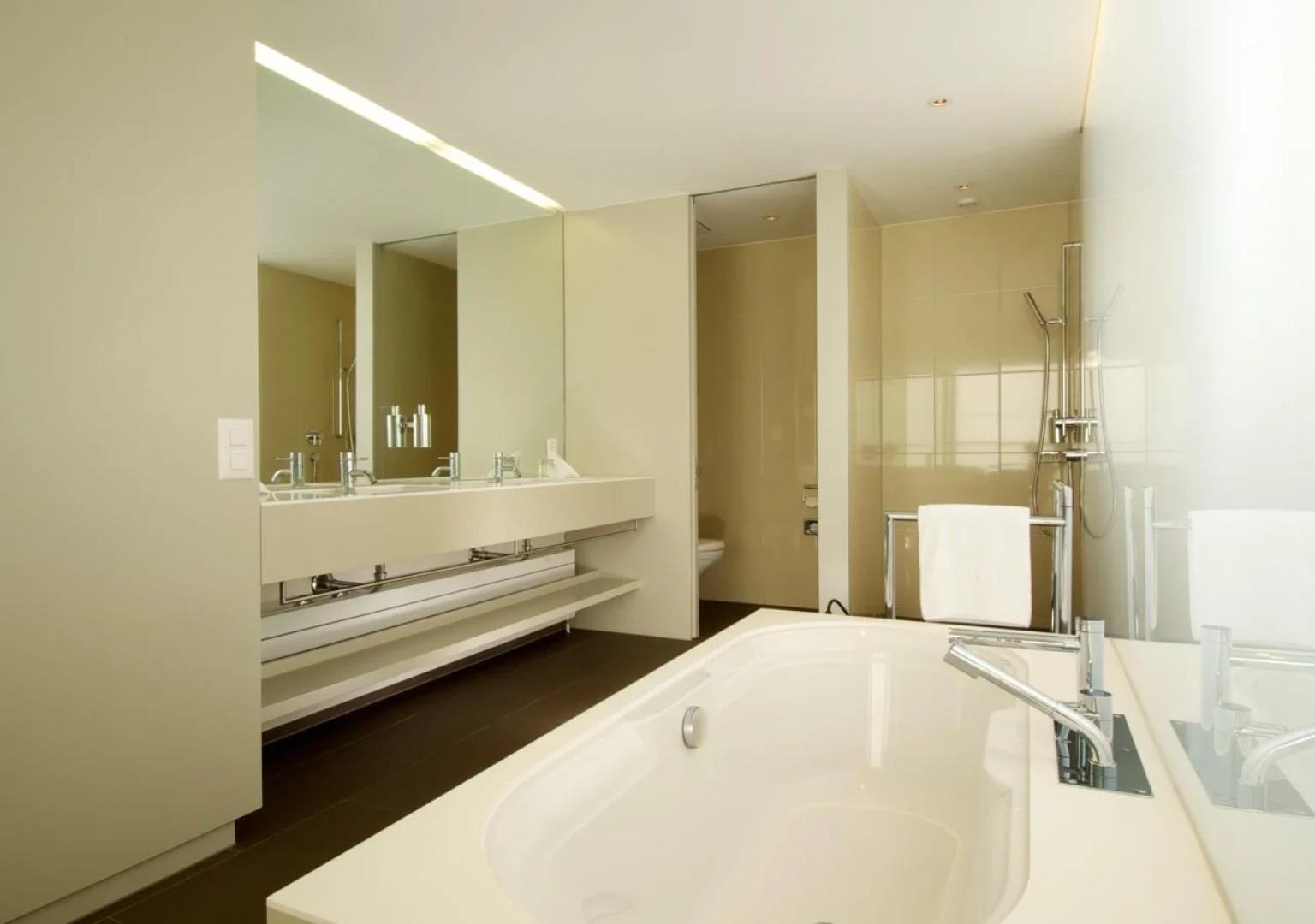 HERMITAGE Lake Lucerne - Beach Club & Lifestyle Hotel