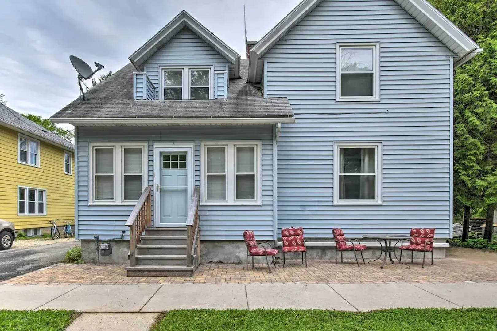 Walkable Lake Elkhart Apt: Dine, Shop, Swim!