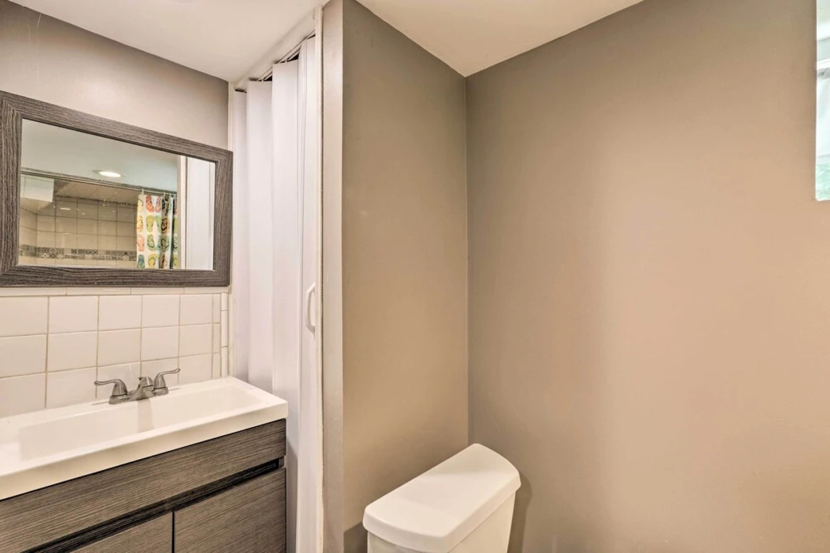 Garden-level Millburn Apt - Walk to Transit!