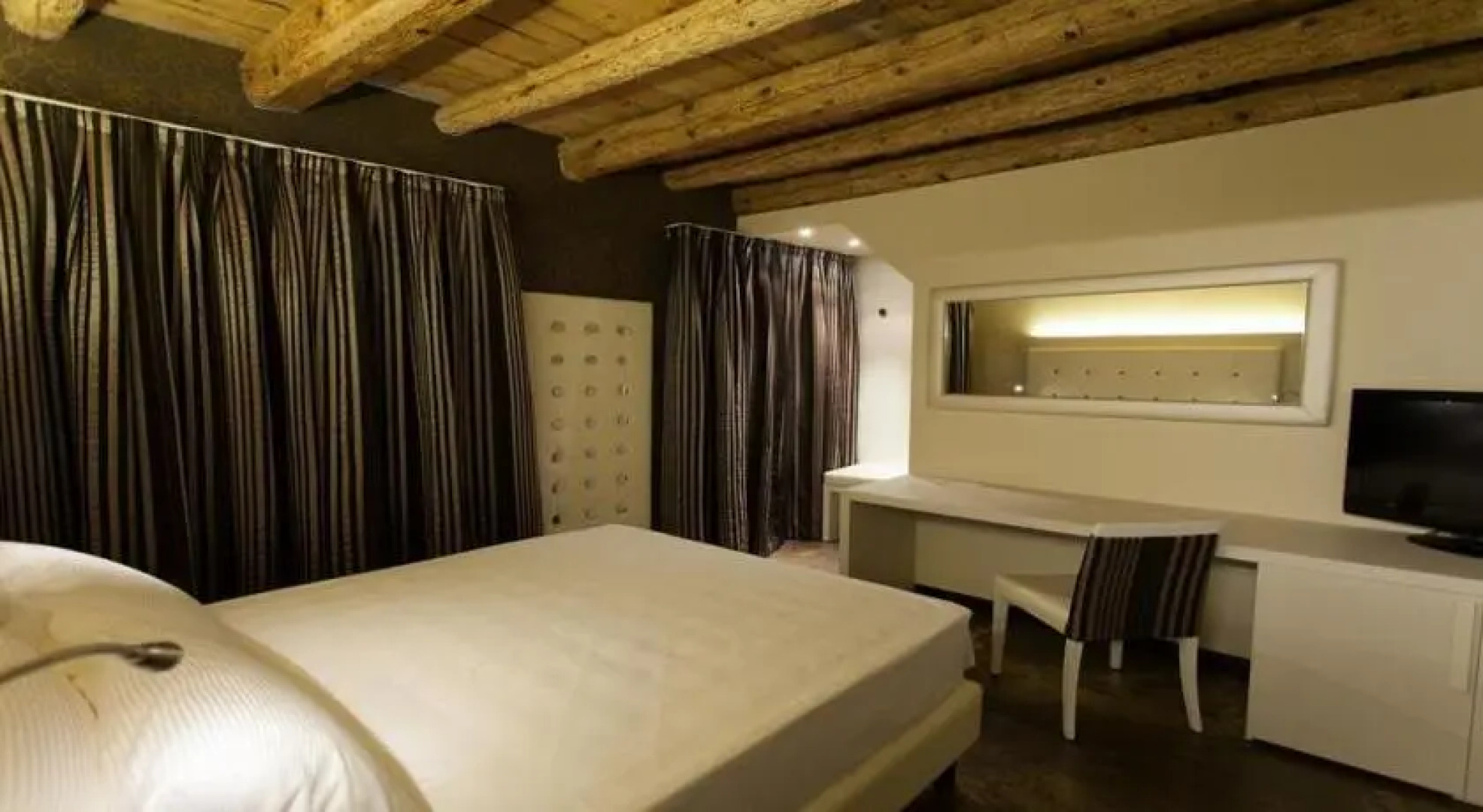 Villa Solaris Hotel & Residence