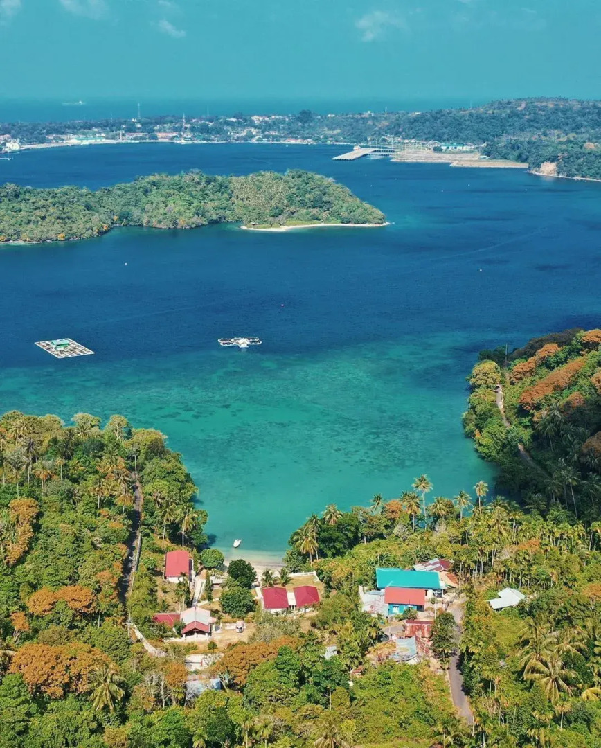 The Hawk's Nest Resort