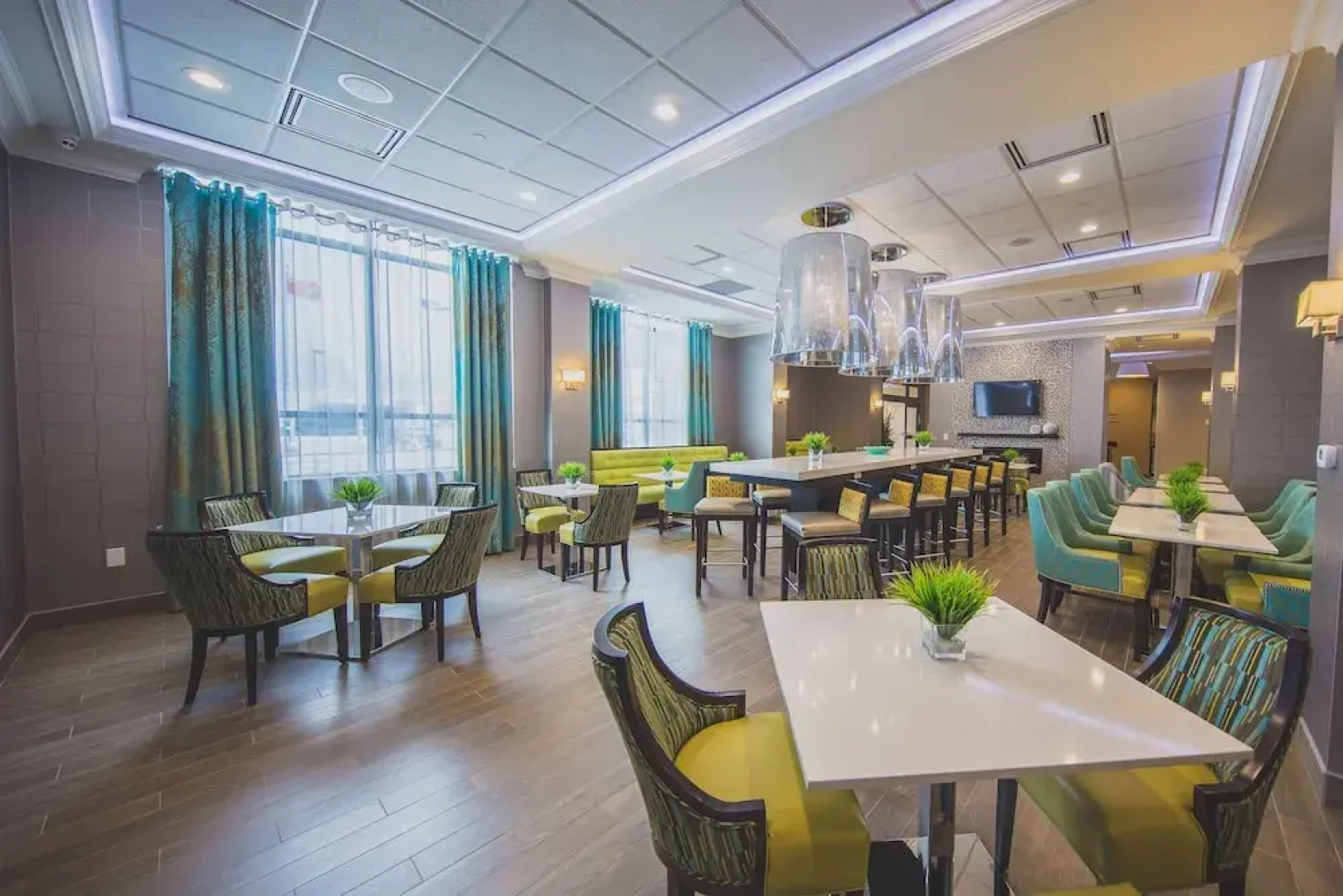 Hampton Inn & Suites by Hilton Bolton