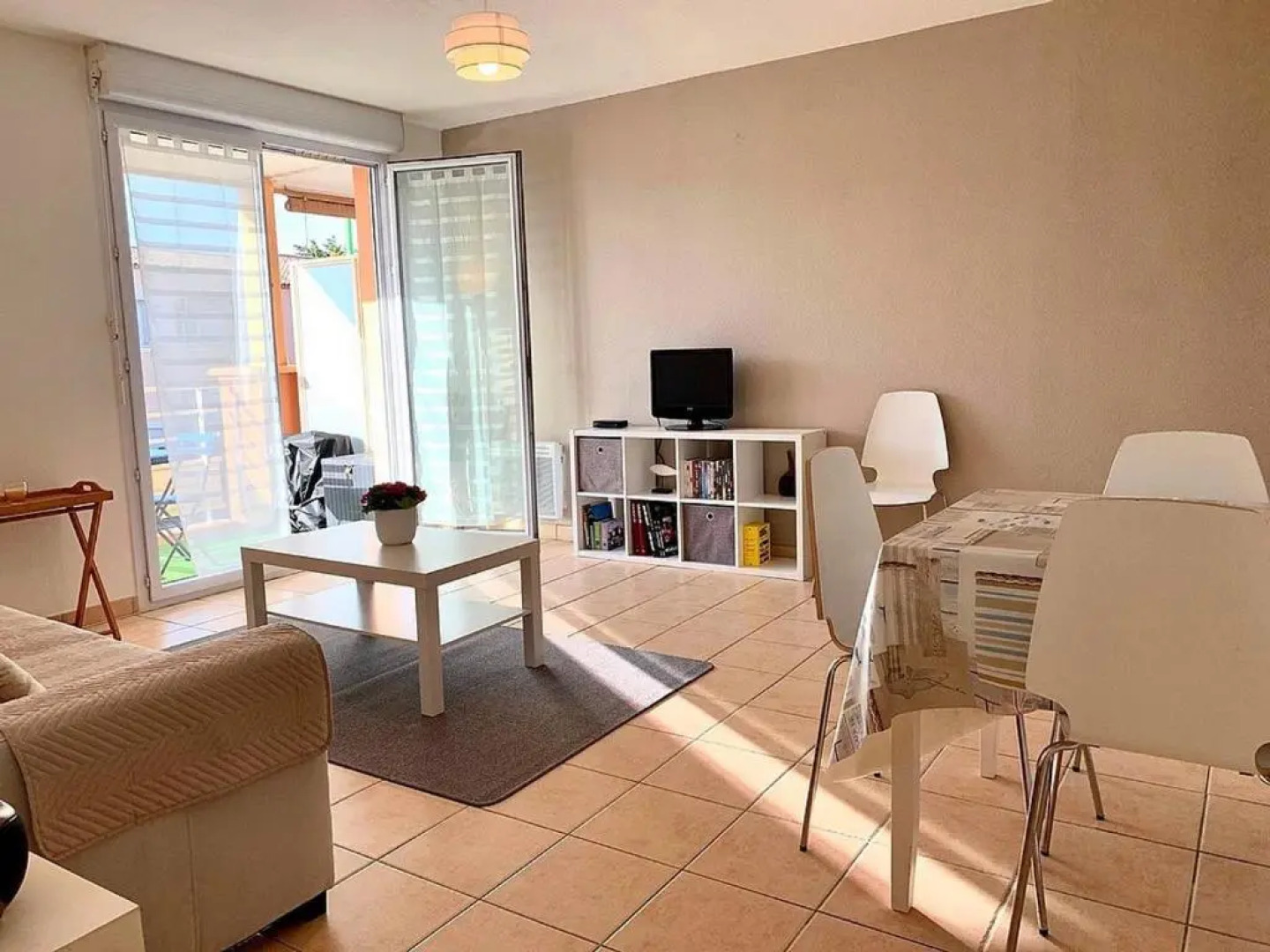 Appartement Mèze, 2 pièces, 4 personnes - FR-1-604-18