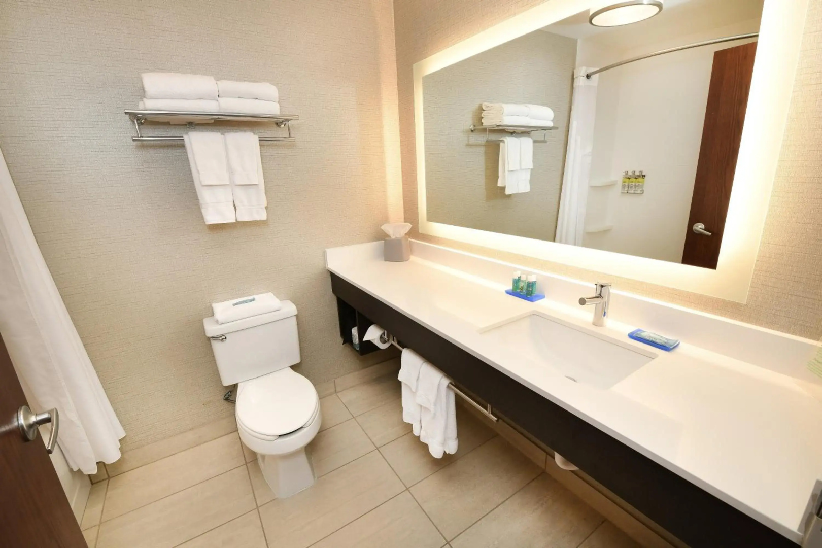 Holiday Inn Express Hotel & Suites Grand Forks by IHG