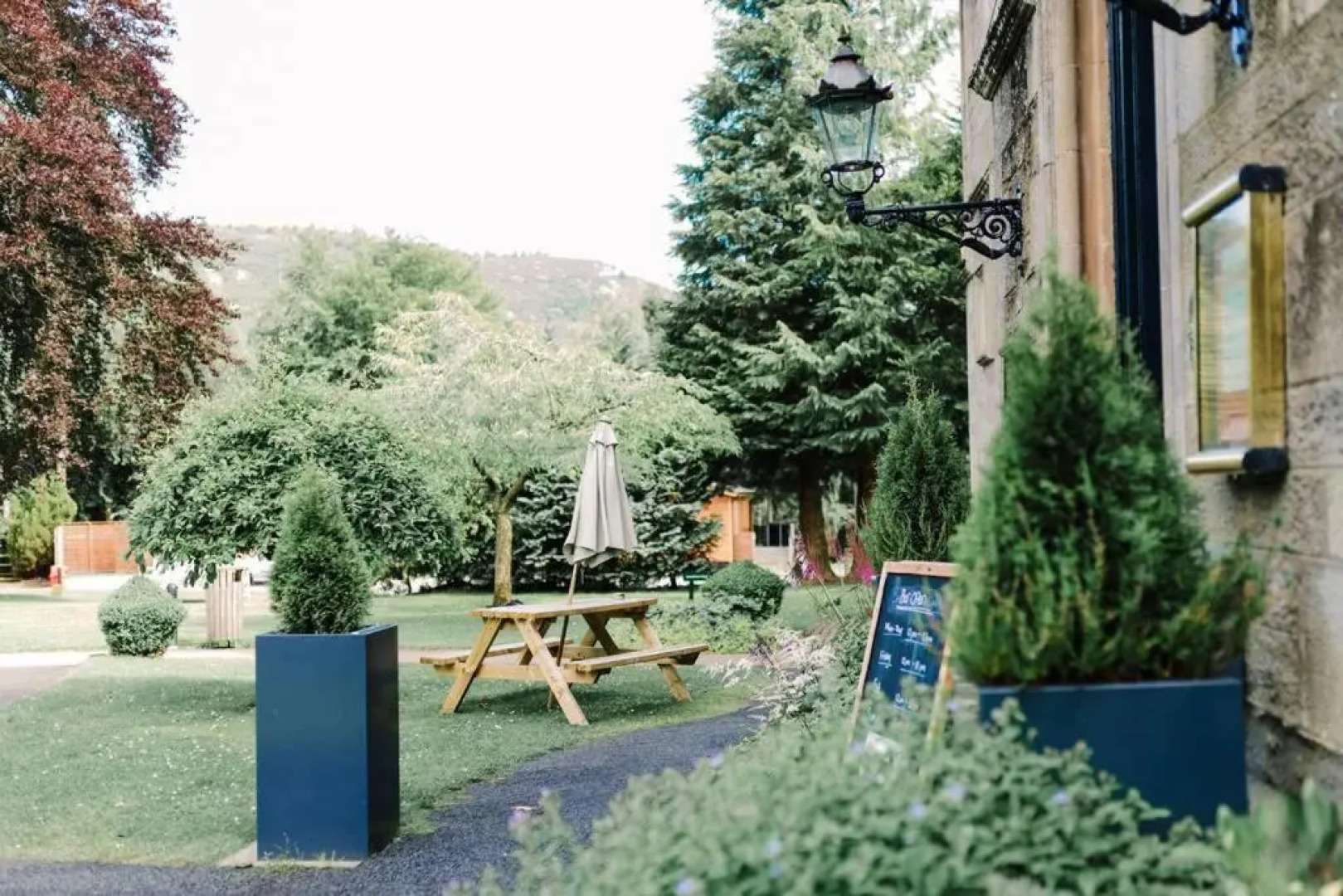 Wallace Apartment - A unique apartment in countryside park with WIFI and access to bar and pool