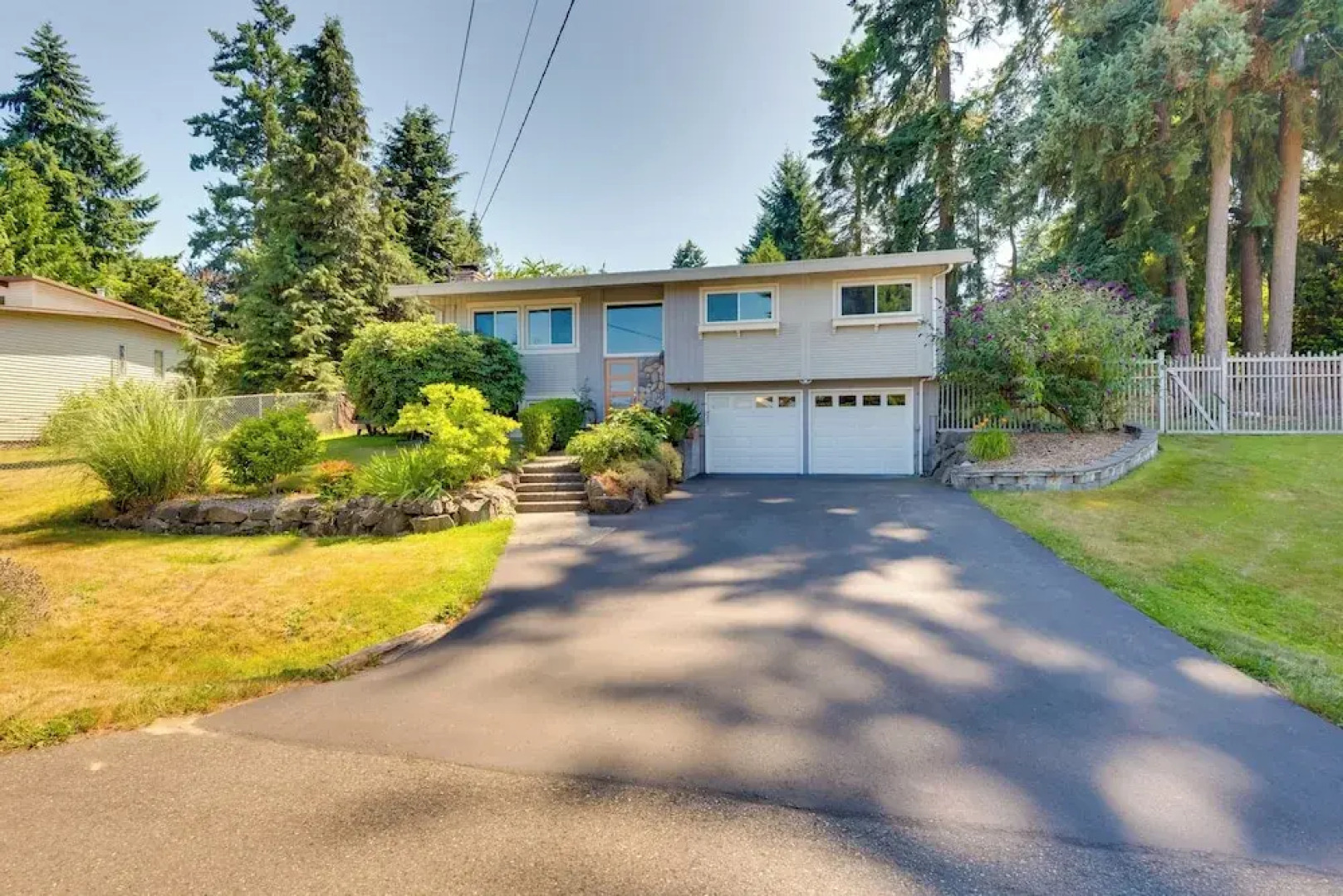 2 Mi to St Edward State Park: Ground-level Studio