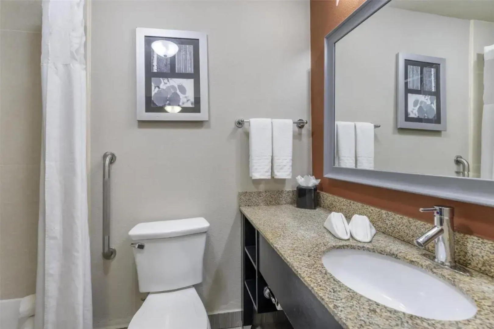 Holiday Inn Express Kansas City- Lee`S Summit