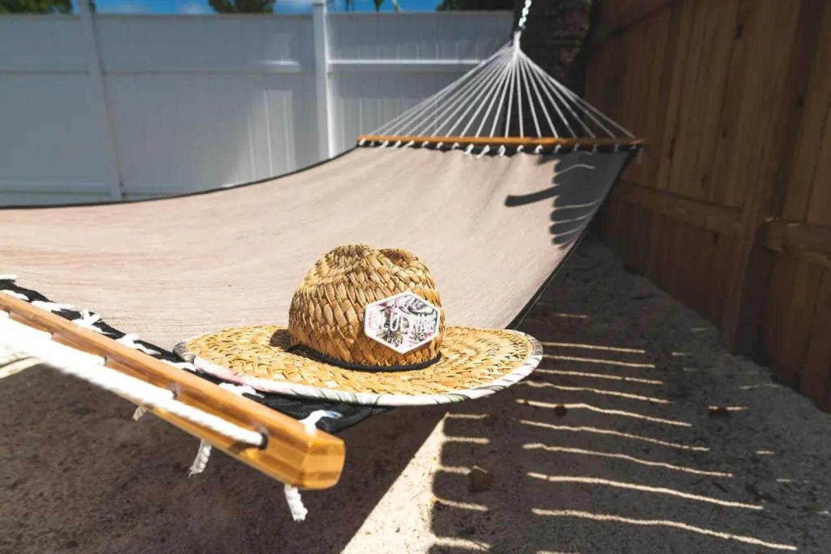 Golfers Paradise 4-hole PUTT-PUTT, 3b-2b home huge backyard, hammock