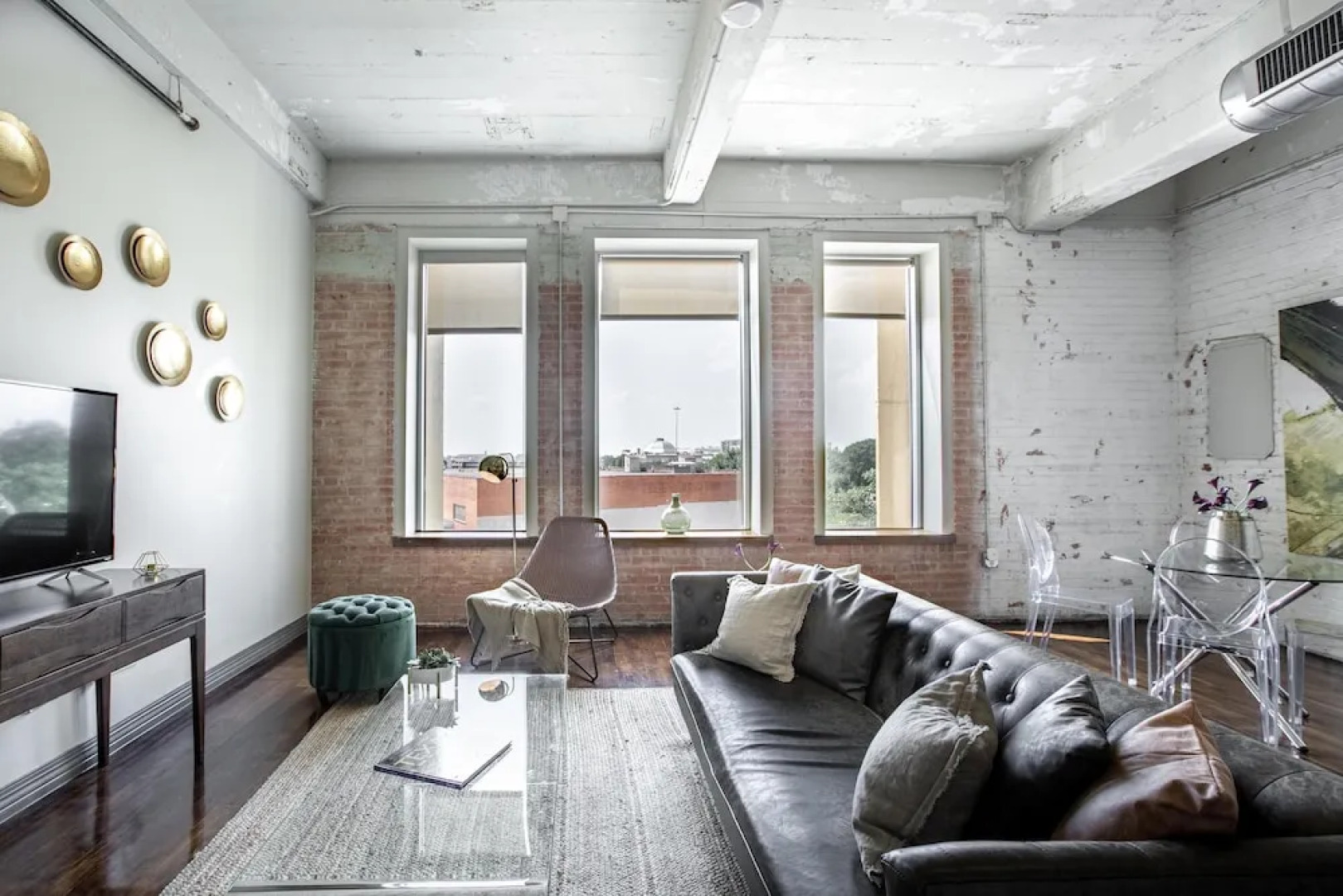 Downtown Dallas Apartments by Hosteeva