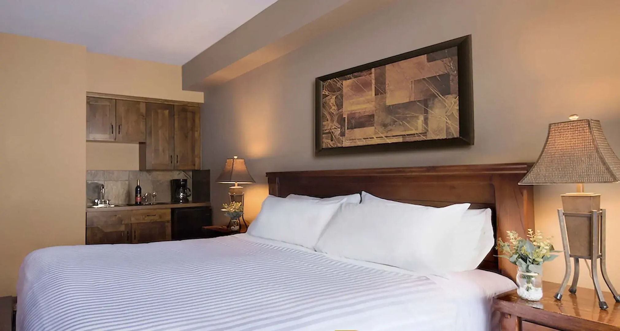 Glacier Mountaineer Lodge