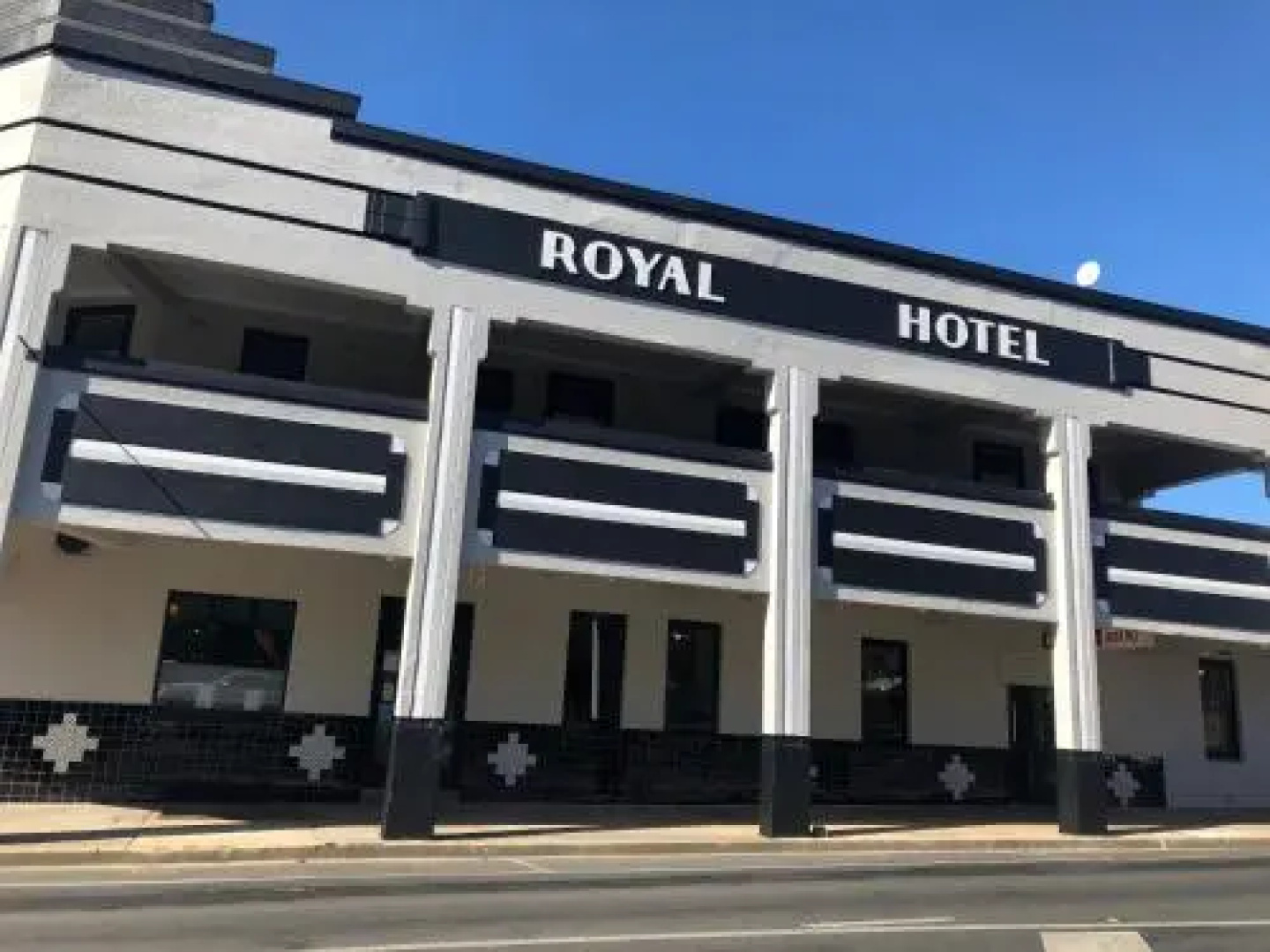The Royal Hotel, Drouin
