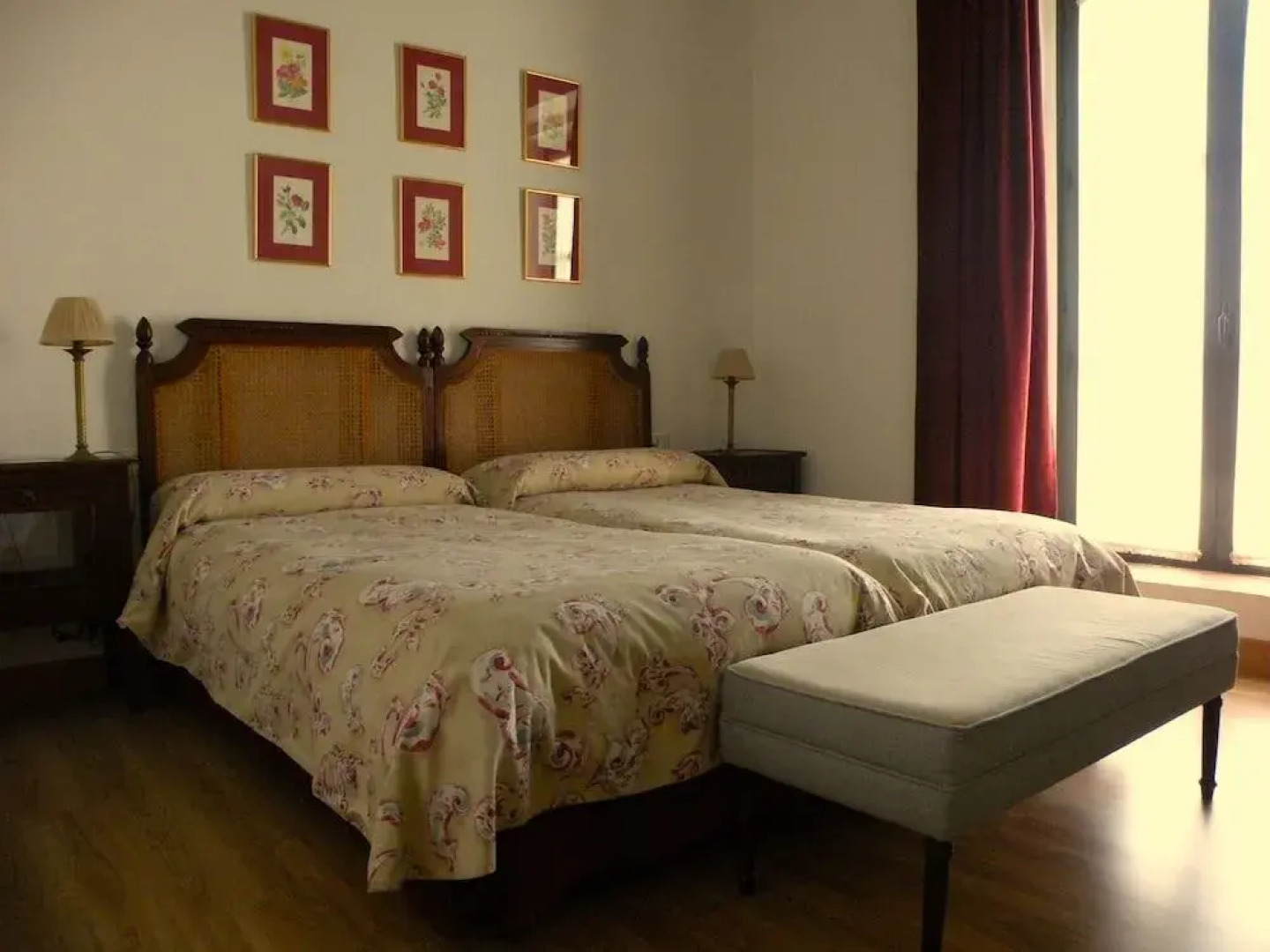 Hotel Posada De Valdezufre