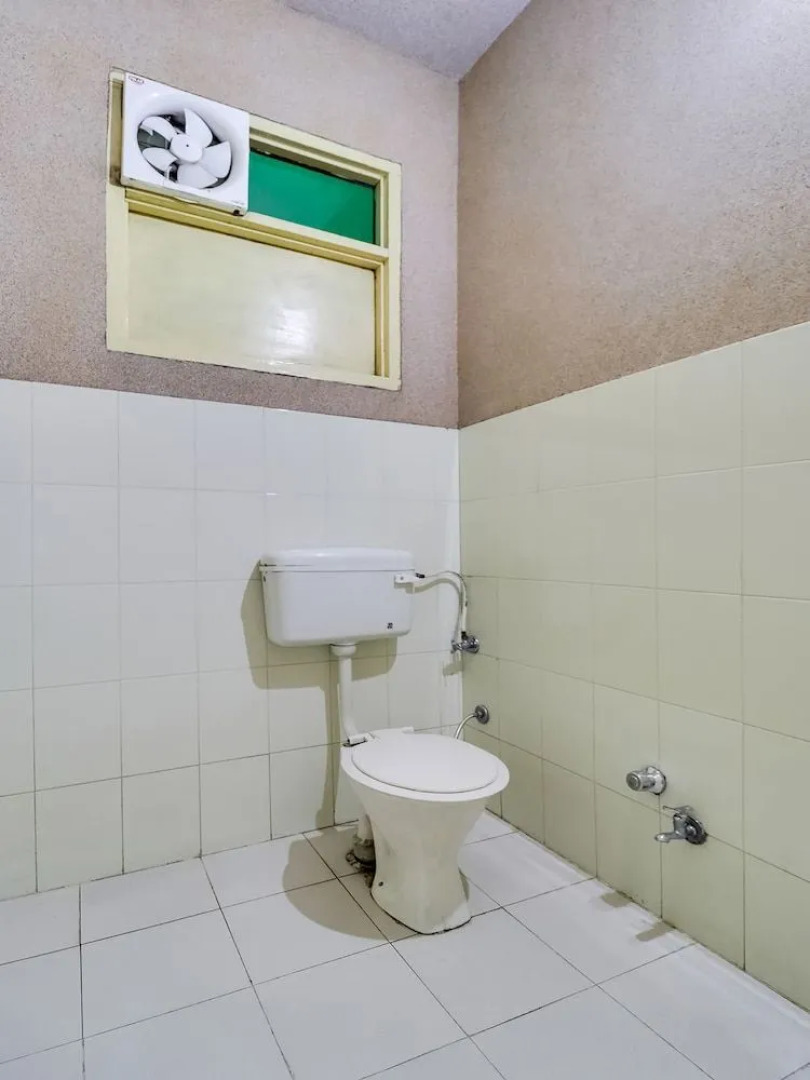 Oyo 46131 Hotel Arora