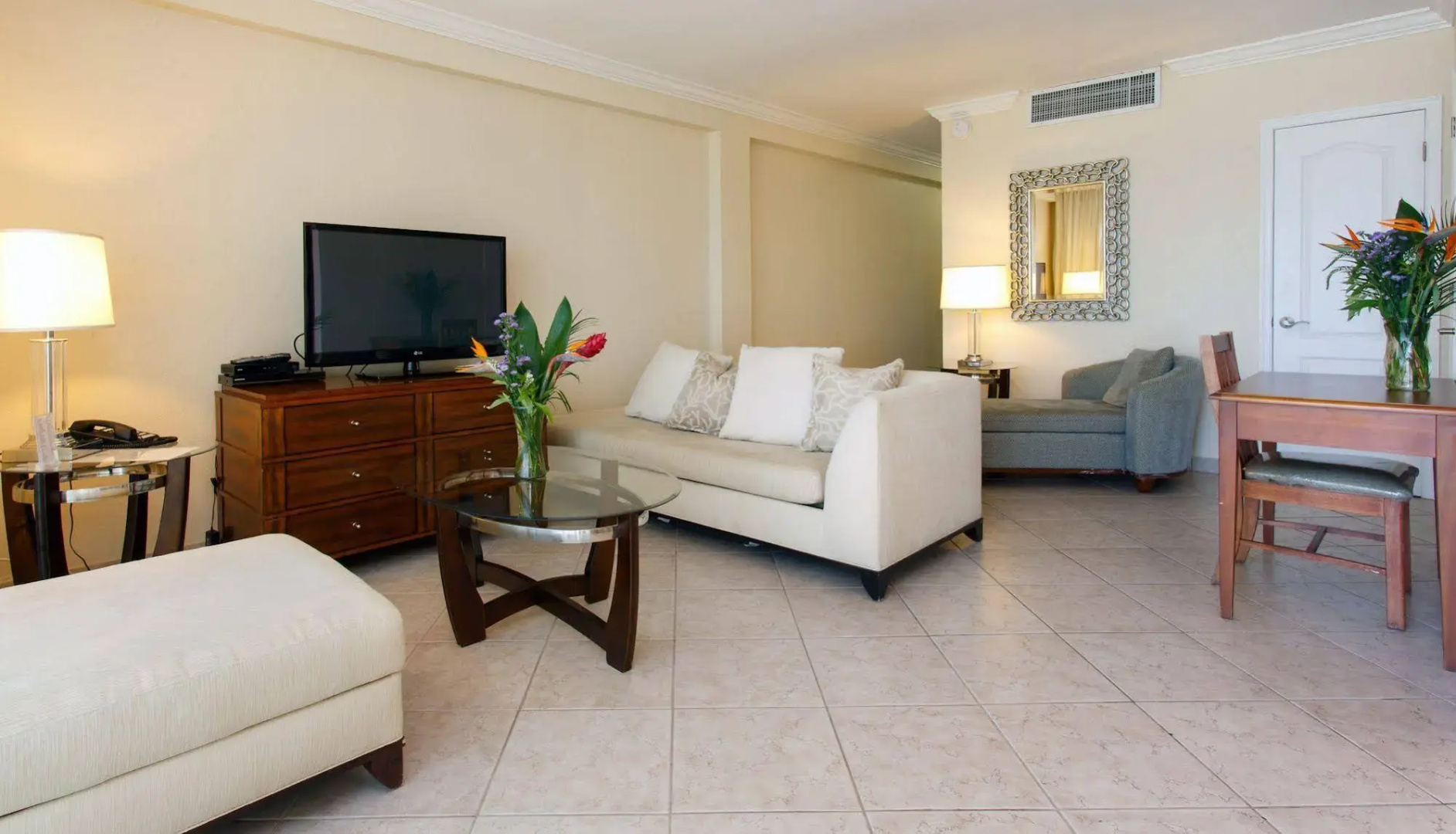 The Sea Lord Hotel & Suites (Adults Only)