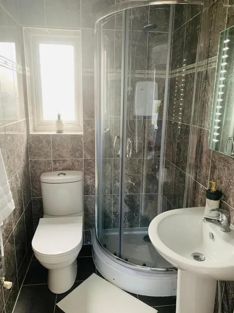 Elegant 3BD Edwardian Home Warminster