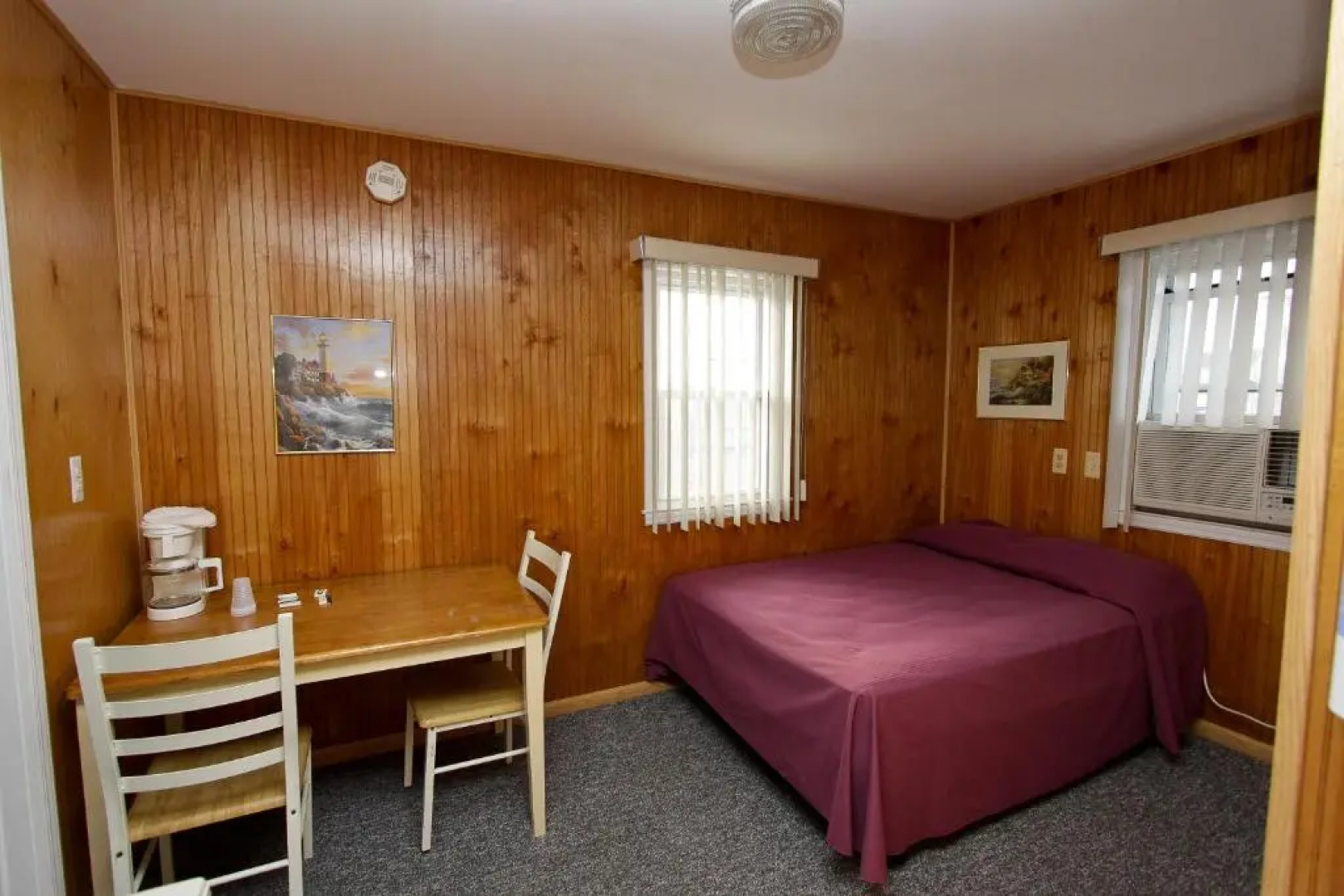 Boardwalk Sand & Surf Inn Oceanfront