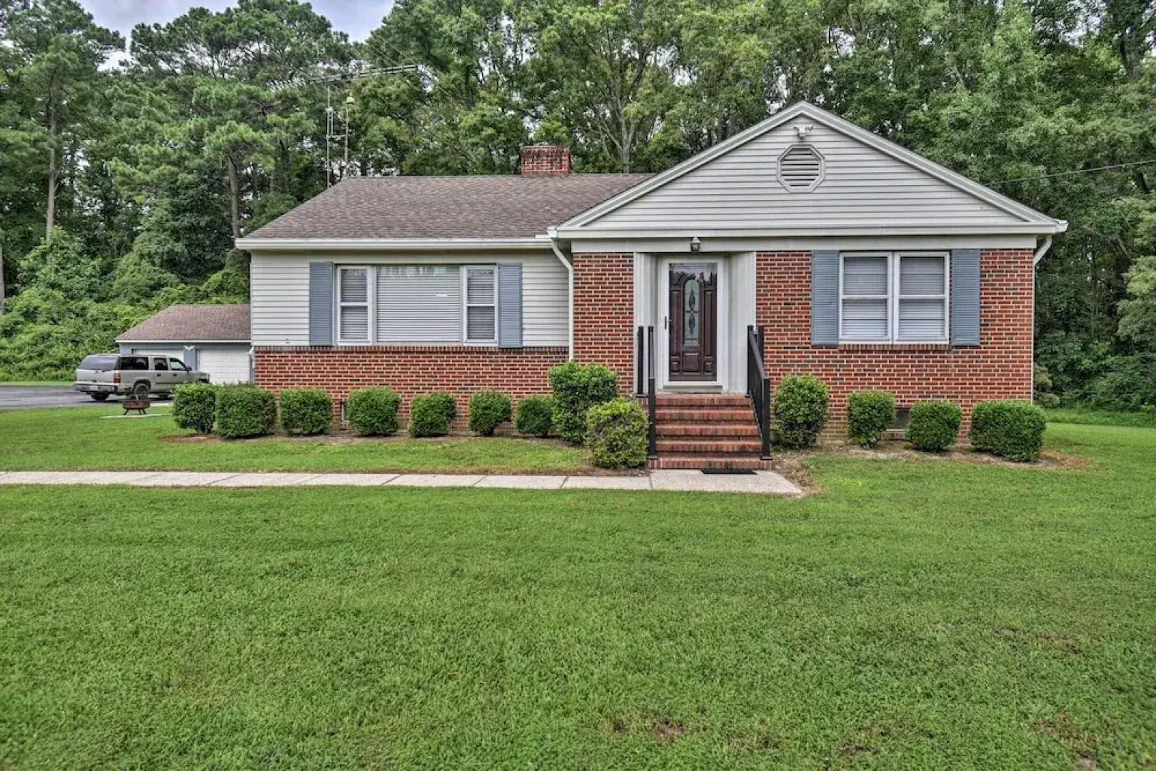 'the Oyster Bed' Retreat w/ Pool & Game Room