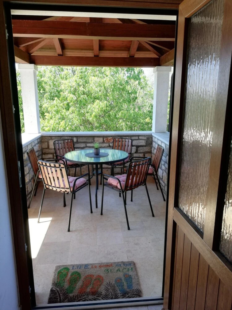 Villa Valeta 500 Meters From the Beach