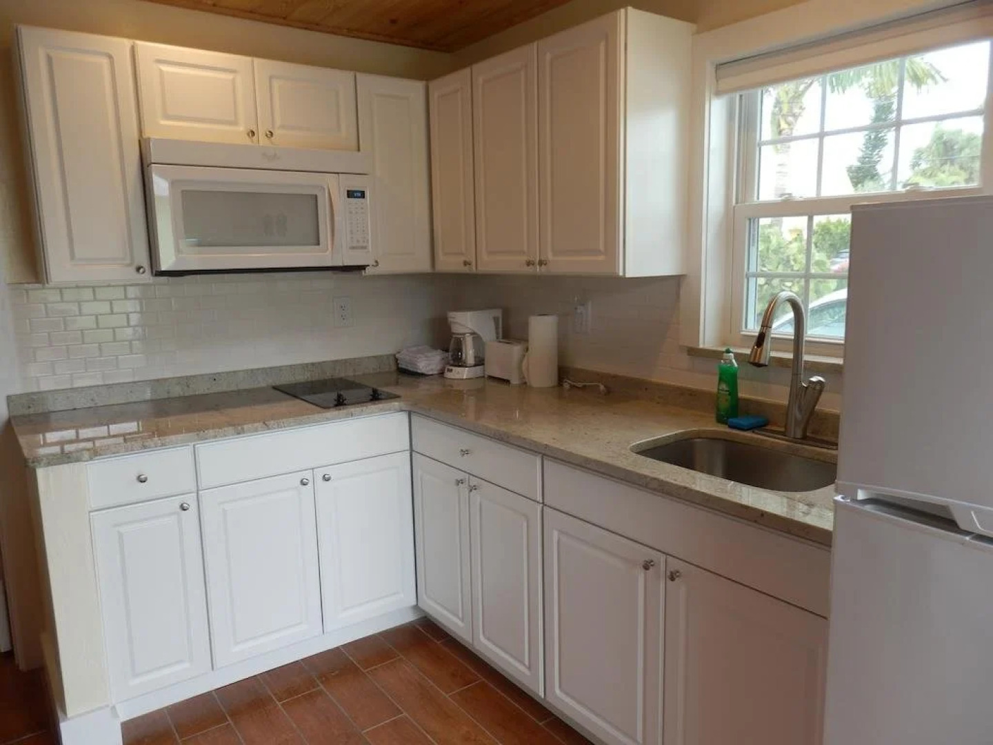 Castaways Beach and Bay Cottages