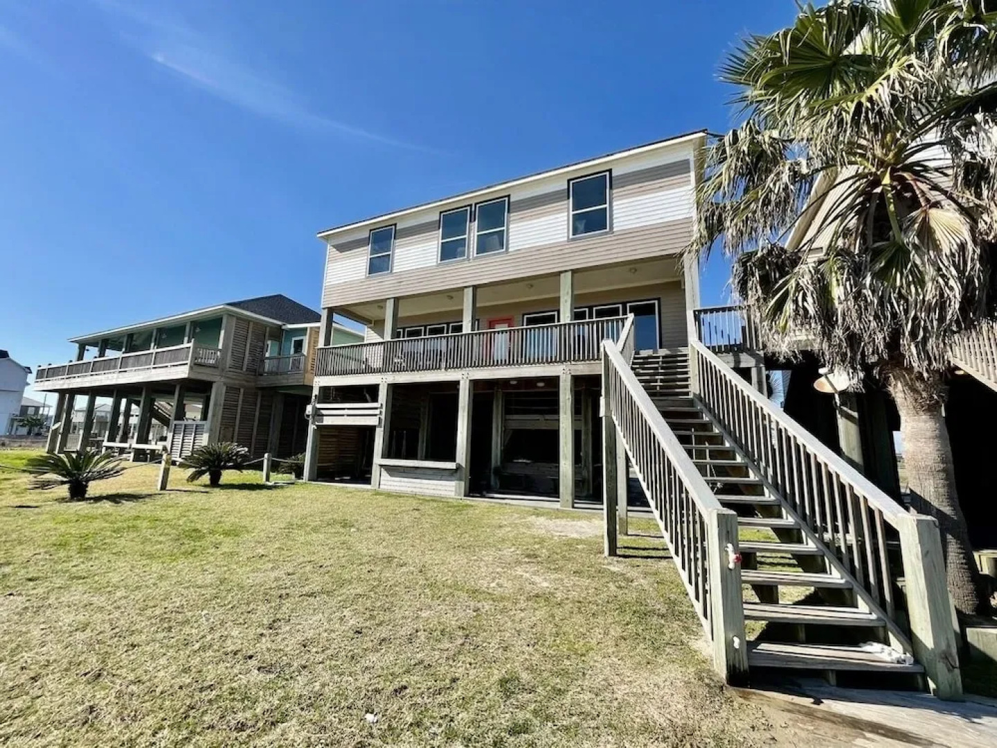 23 Yards To The Sea 6 Bedroom Home by Redawning