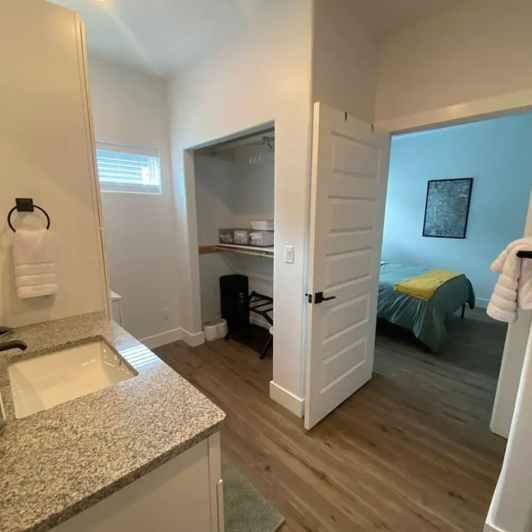 Creek 15 min to Purgatory Garage Parking