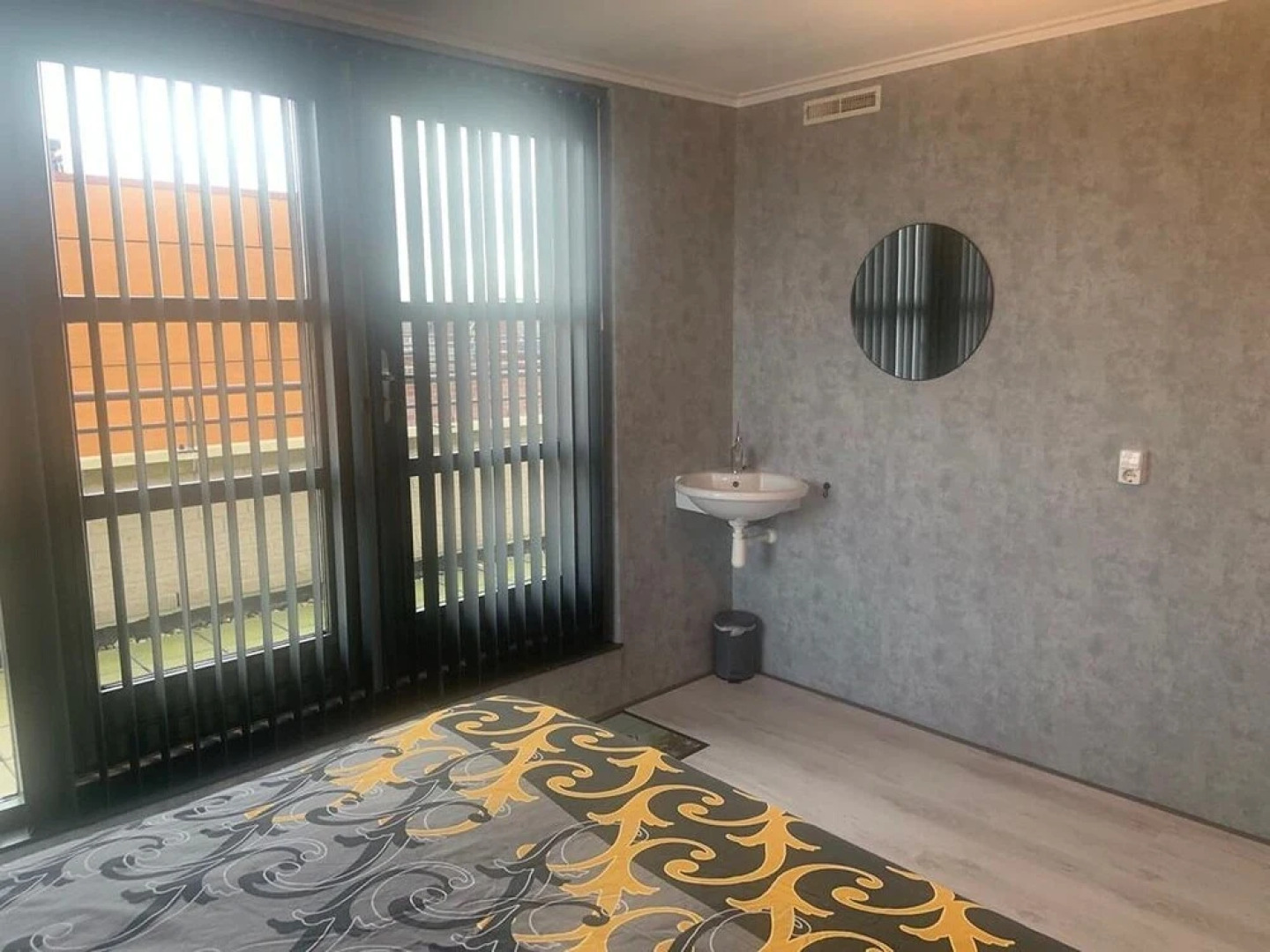 Sunny Holiday Home in Alkmaar on the Water