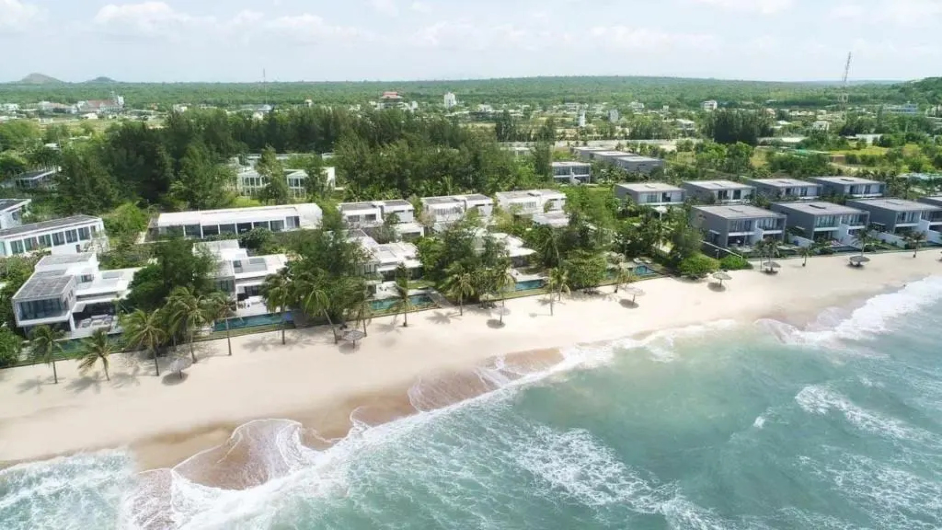 5BR Beachfront Villa 1000m2 Sanctuary Hồ Tràm