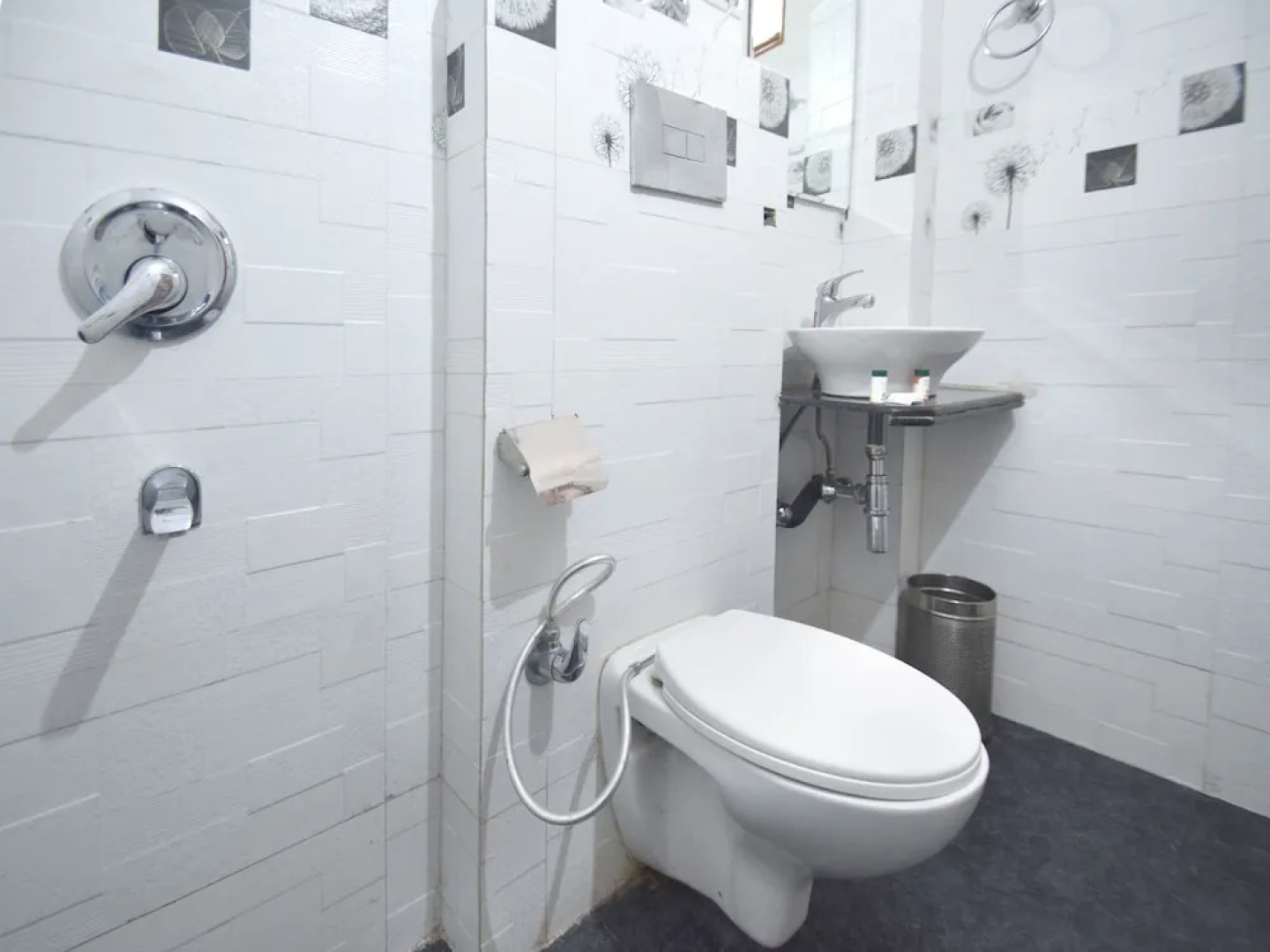 OYO 1590 Hotel Hari Palace