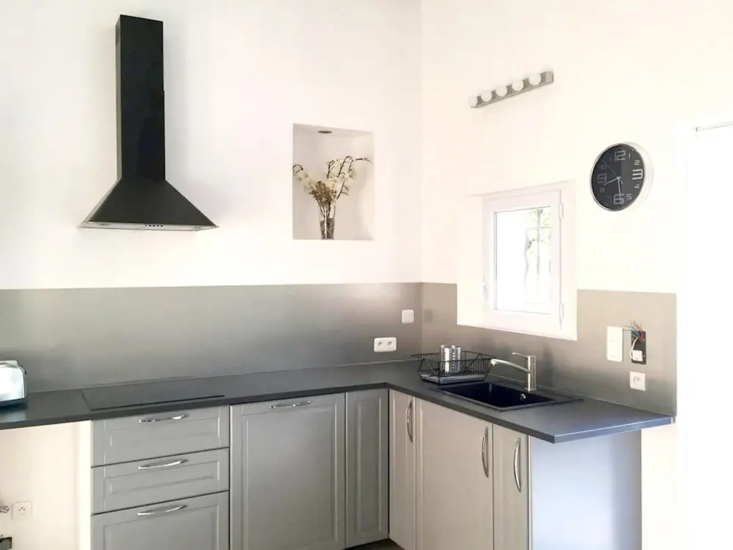 House With 2 Bedrooms in Venasque, With Wonderful Mountain View, Pool