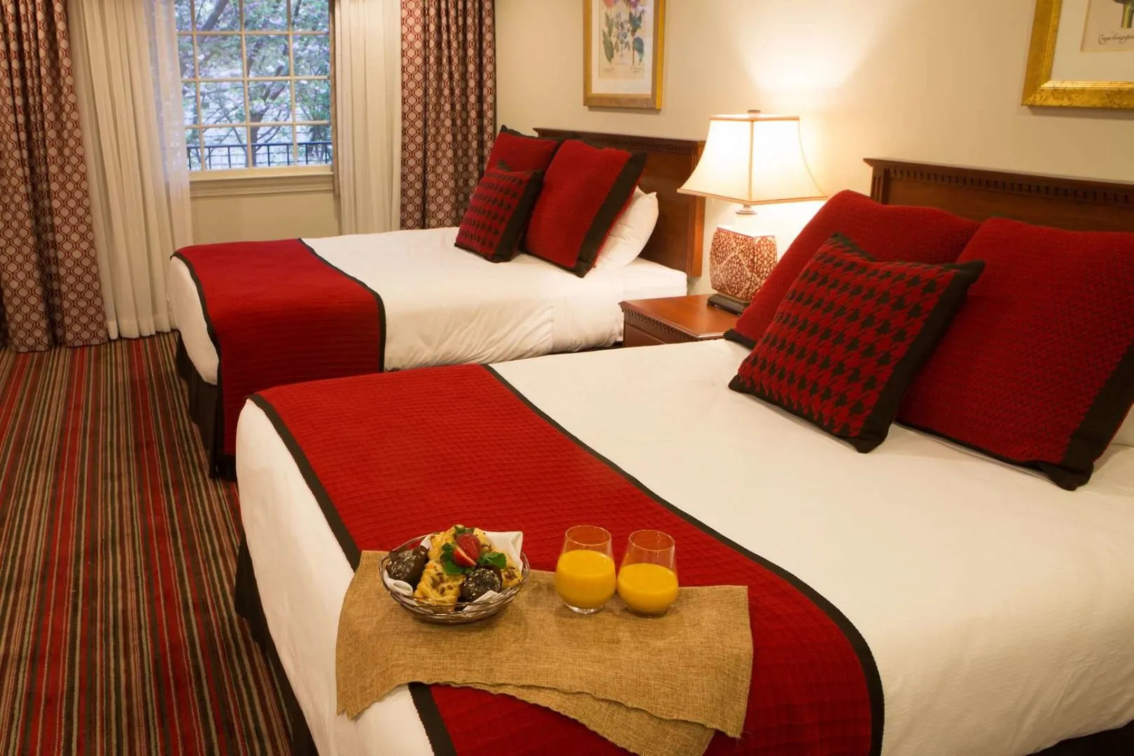 Airlie Hotel